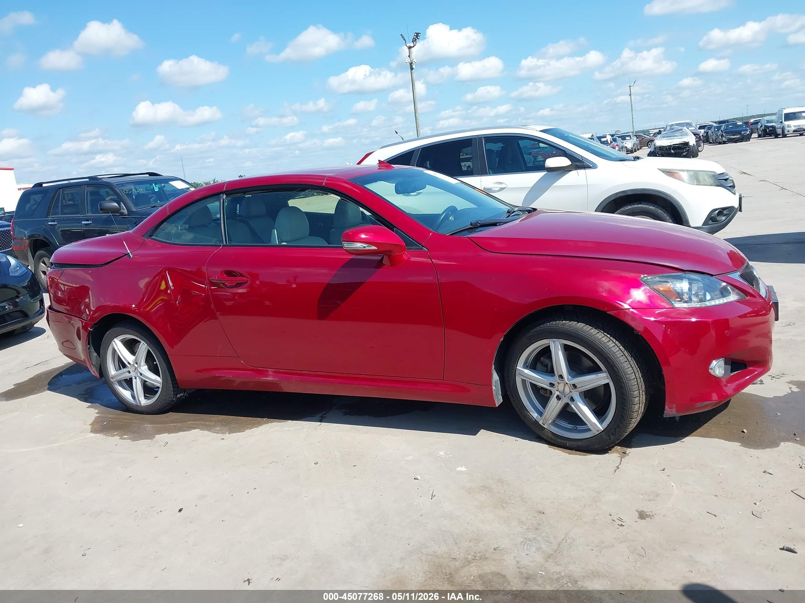 2013 Lexus Is 250c   Red vin: JTHFF2C26D2528023