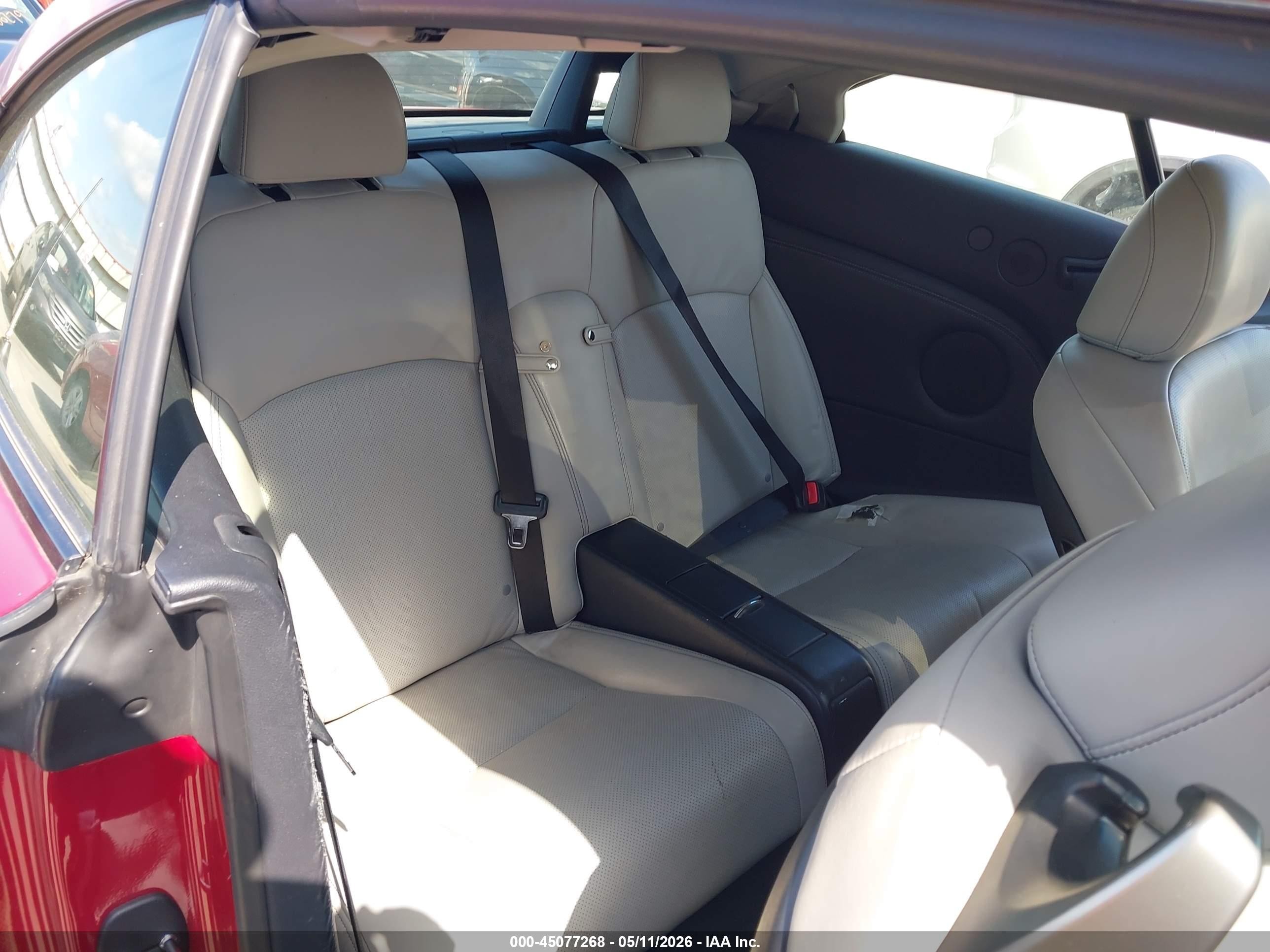 2013 Lexus Is 250c   Red vin: JTHFF2C26D2528023