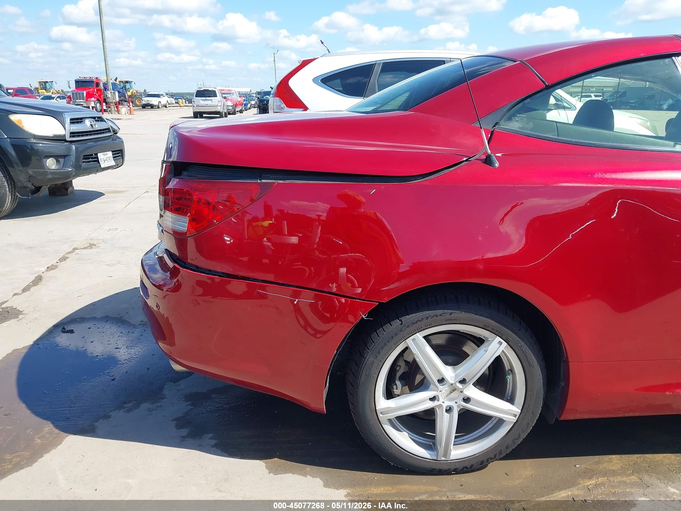 2013 Lexus Is 250c   Red vin: JTHFF2C26D2528023