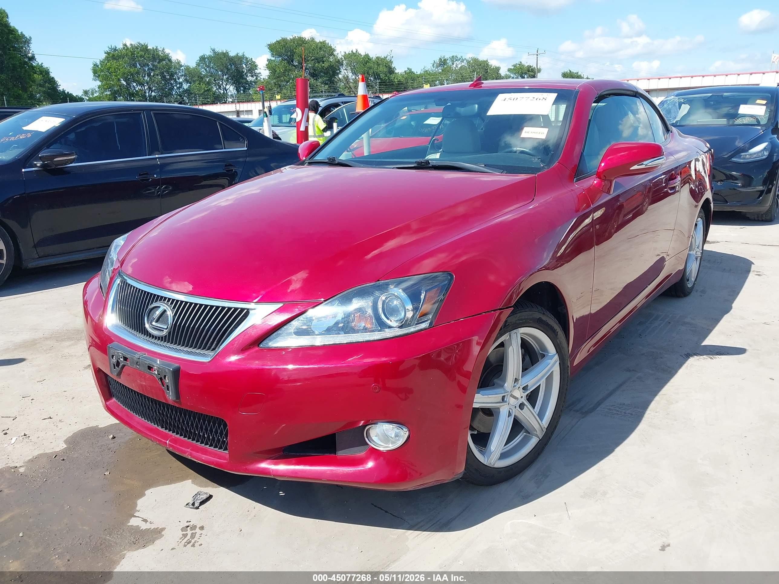2013 Lexus Is 250c   Red vin: JTHFF2C26D2528023
