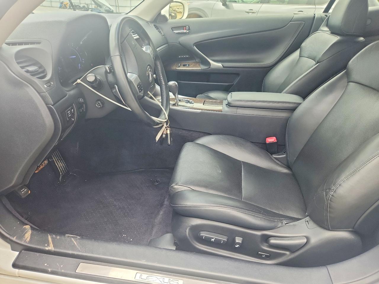 2015 Lexus Is 250 White vin: JTHFF2C27F2532455
