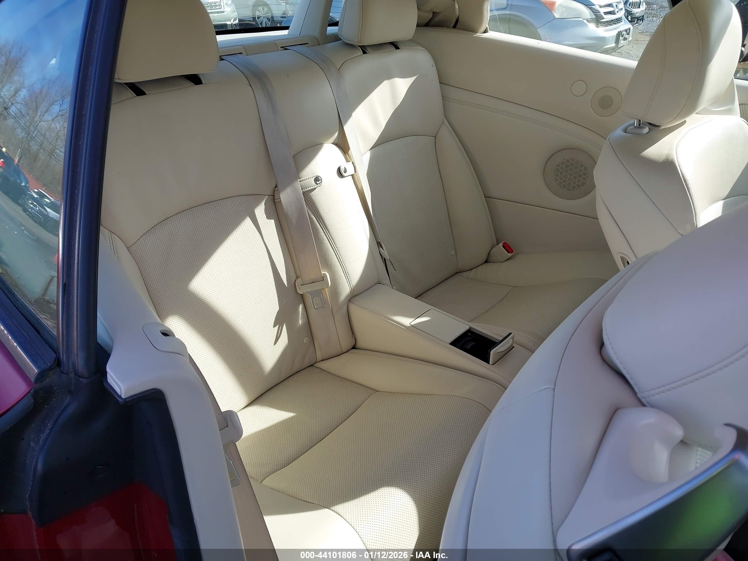 2015 Lexus Is 250c   Red vin: JTHFF2C27F2532942