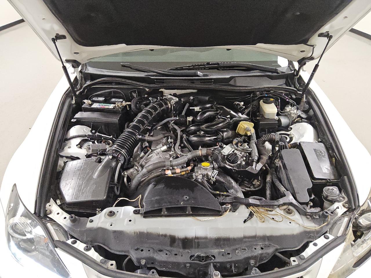 2015 Lexus Is 250 White vin: JTHFF2C27F2533136 Damage: Coil Pack, Worn, Replacement Required
