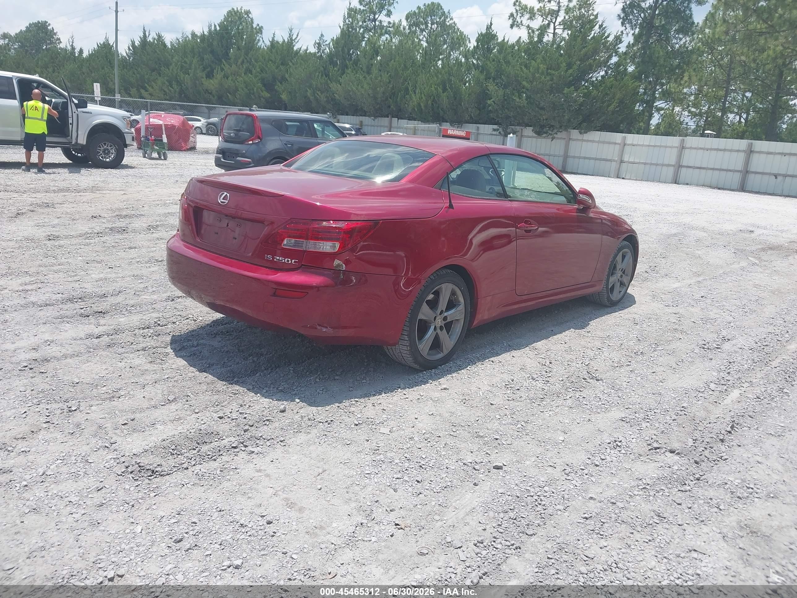 2014 Lexus Is 250c   Red vin: JTHFF2C28E2530373