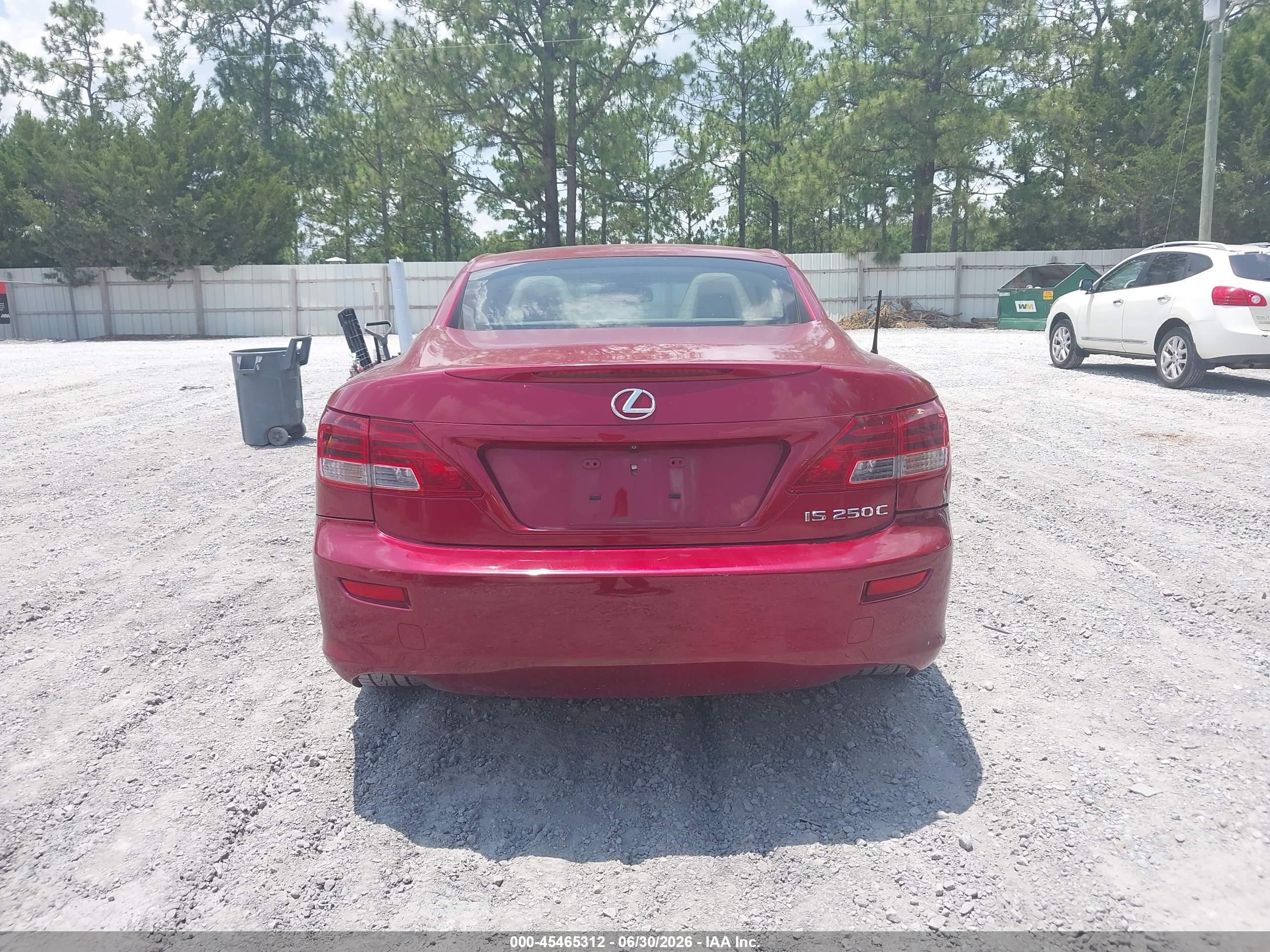2014 Lexus Is 250c   Red vin: JTHFF2C28E2530373