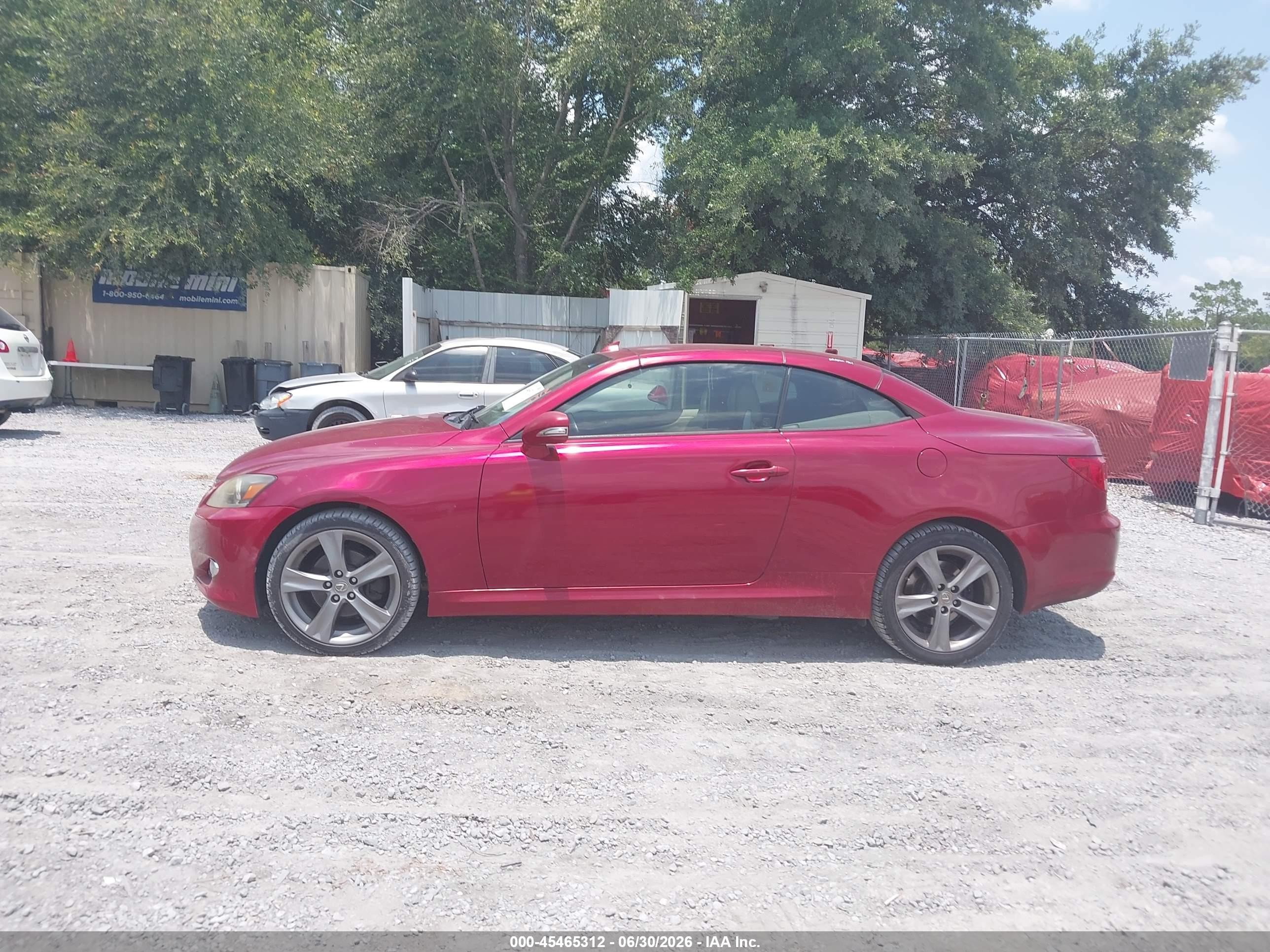 2014 Lexus Is 250c   Red vin: JTHFF2C28E2530373