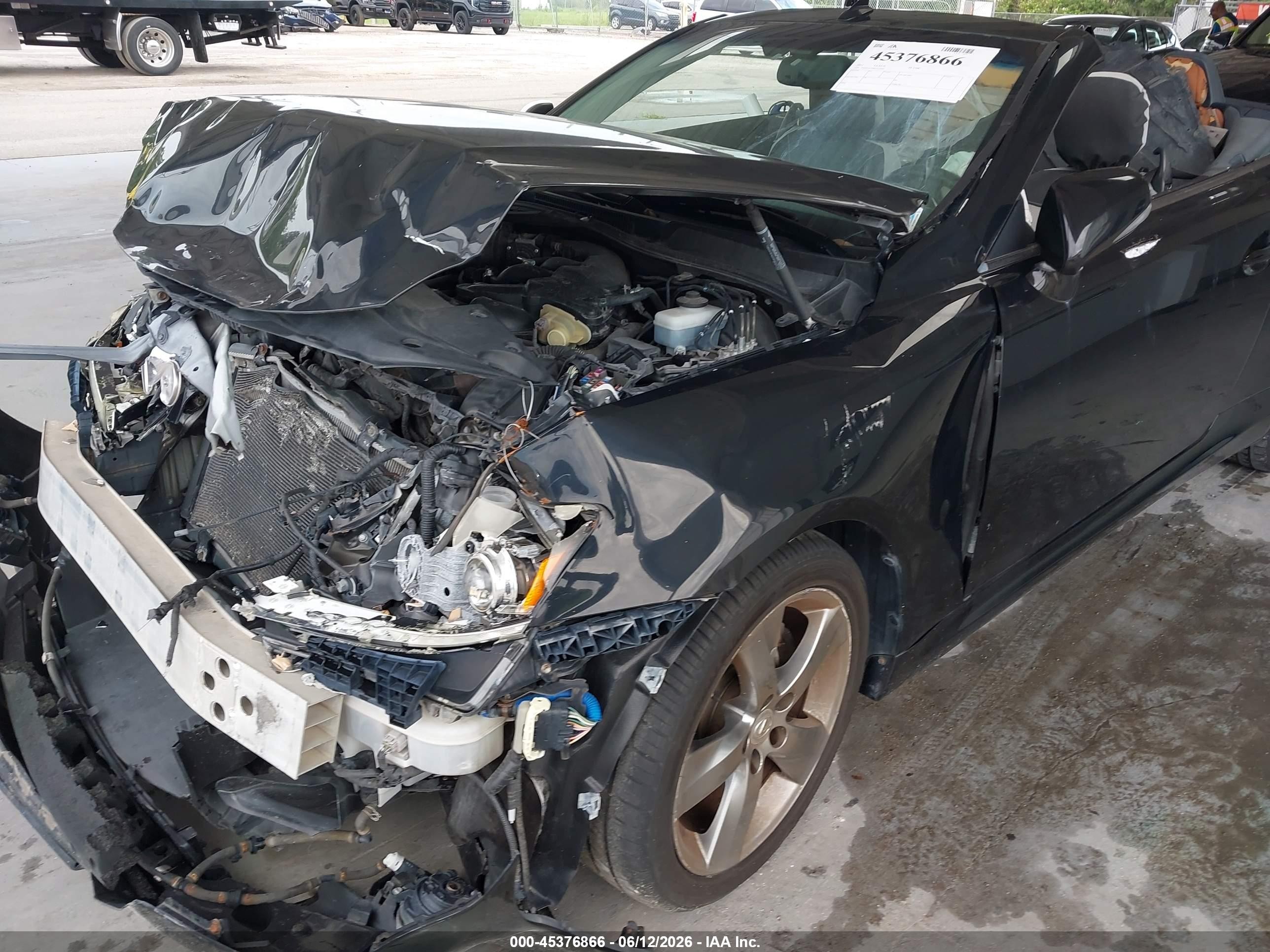 2011 Lexus Is 250c   Black vin: JTHFF2C29B2517594