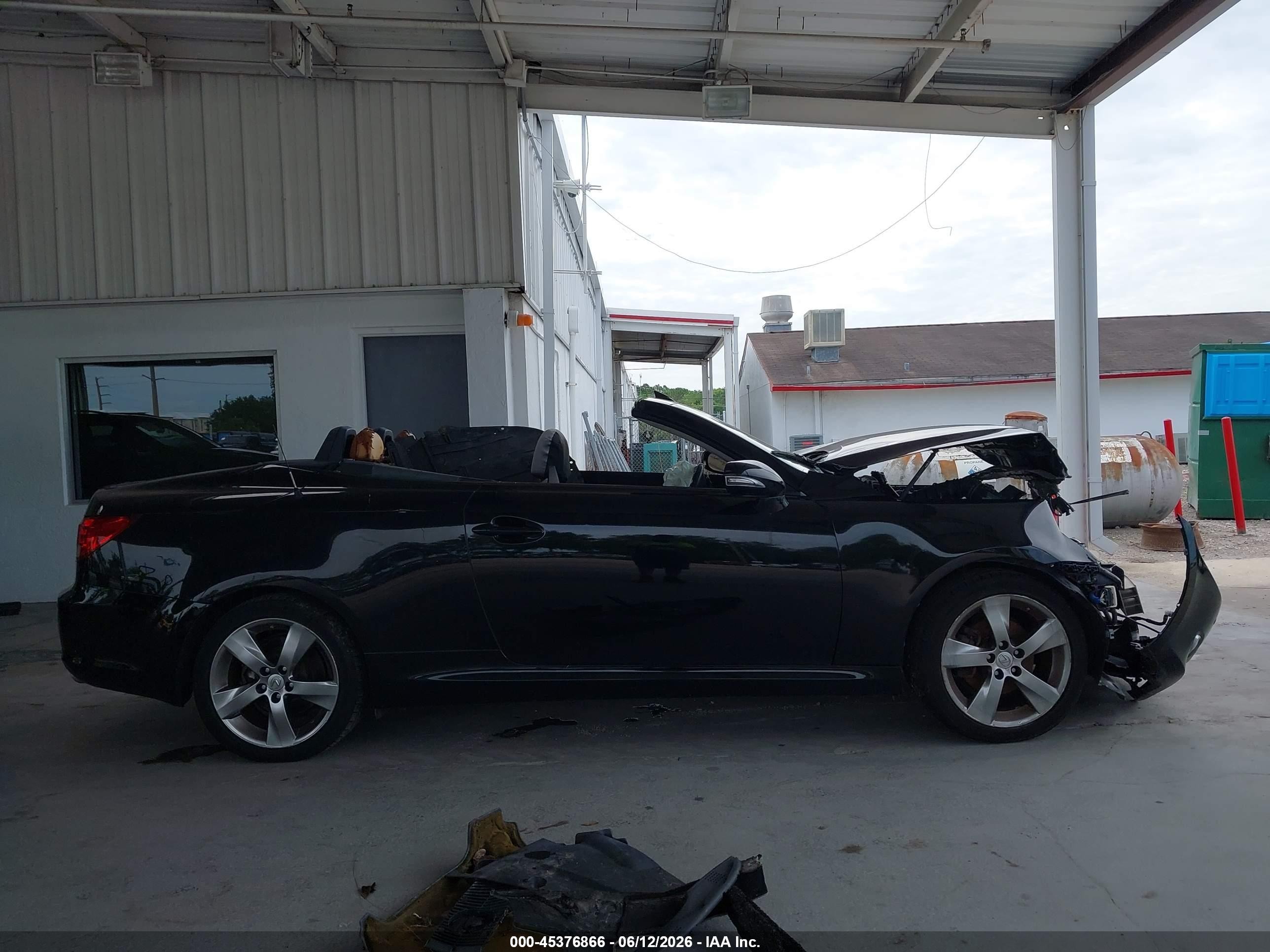 2011 Lexus Is 250c   Black vin: JTHFF2C29B2517594