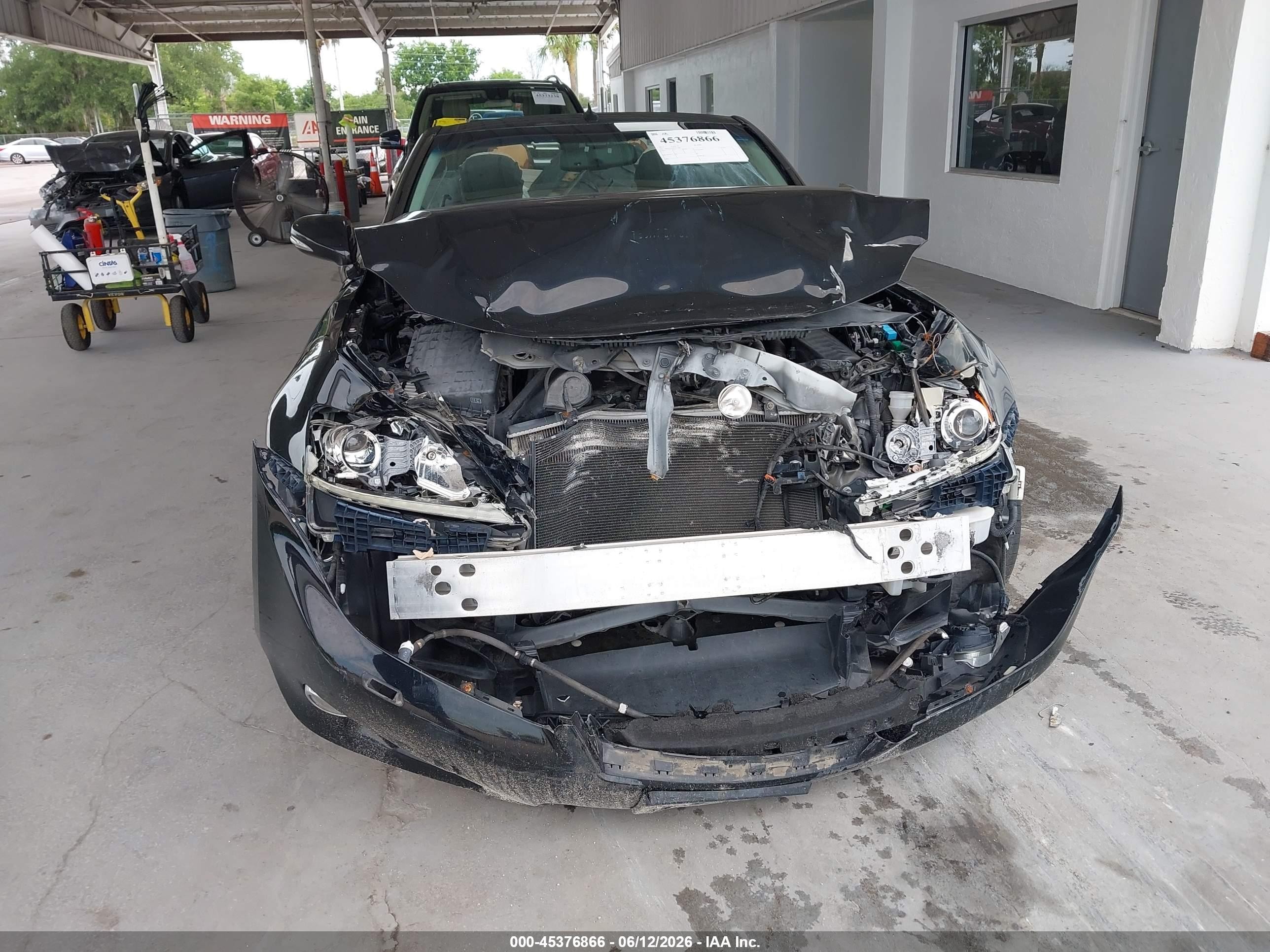 2011 Lexus Is 250c   Black vin: JTHFF2C29B2517594