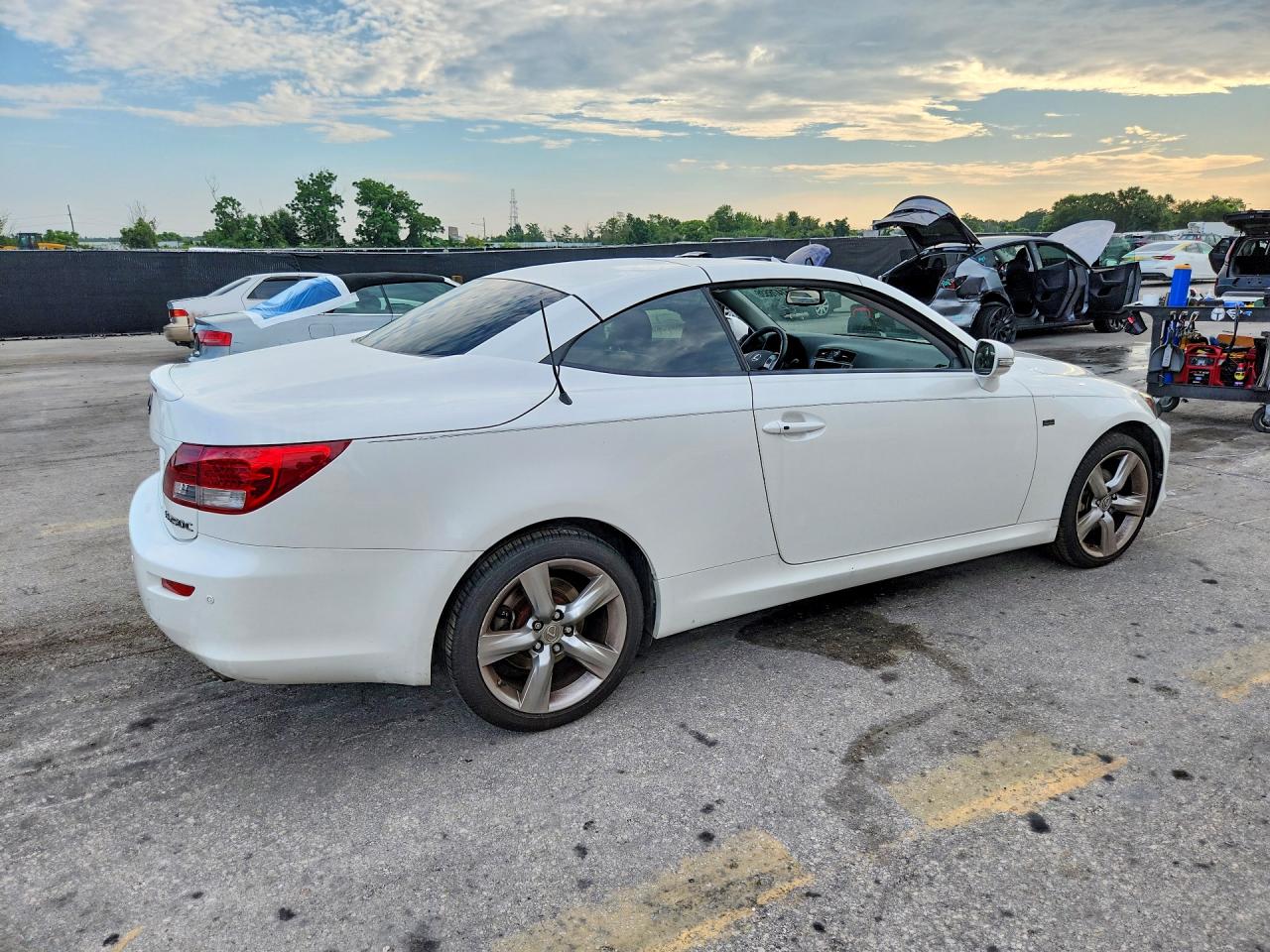 2015 Lexus Is 250 White vin: JTHFF2C29F2532084