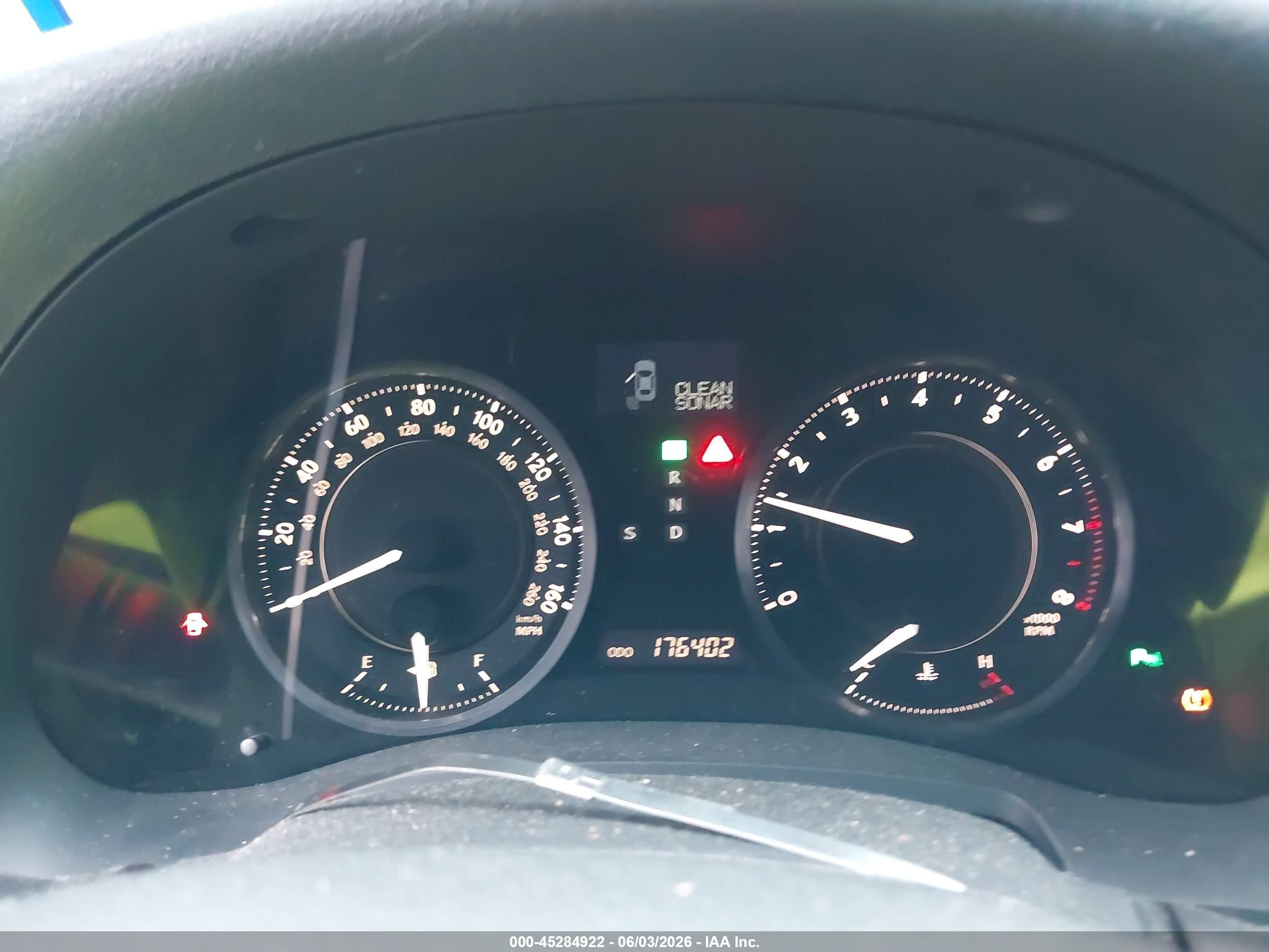 2010 Lexus Is 250c   Red vin: JTHFF2C2XA2510216