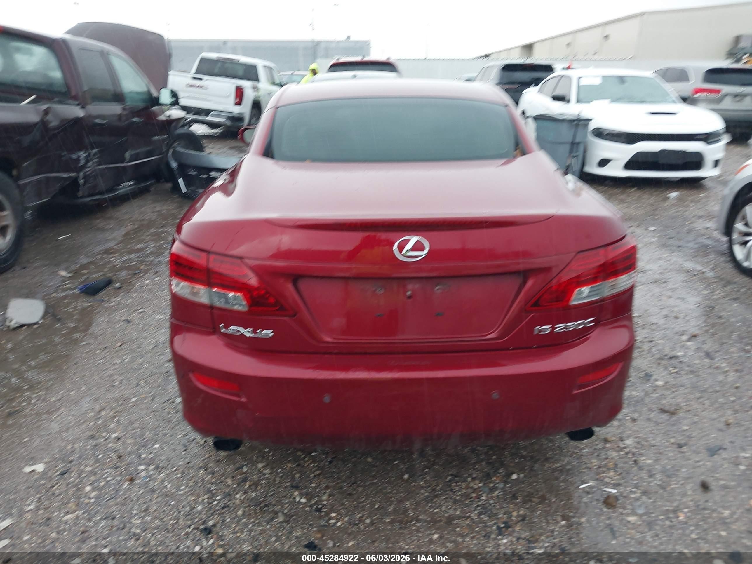 2010 Lexus Is 250c   Red vin: JTHFF2C2XA2510216