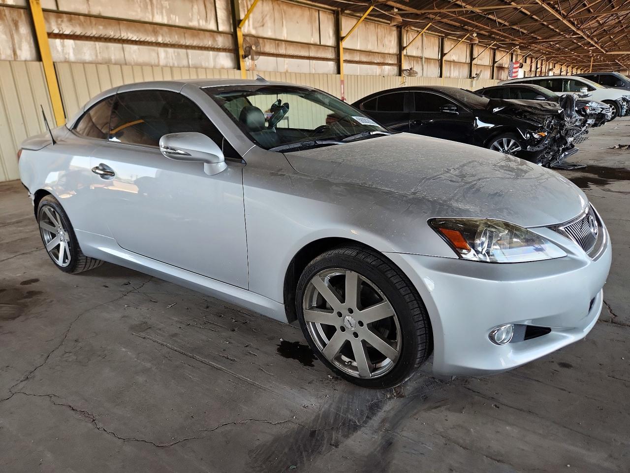 2011 Lexus Is 250c Base Серебряный vin: JTHFF2C2XB2518236