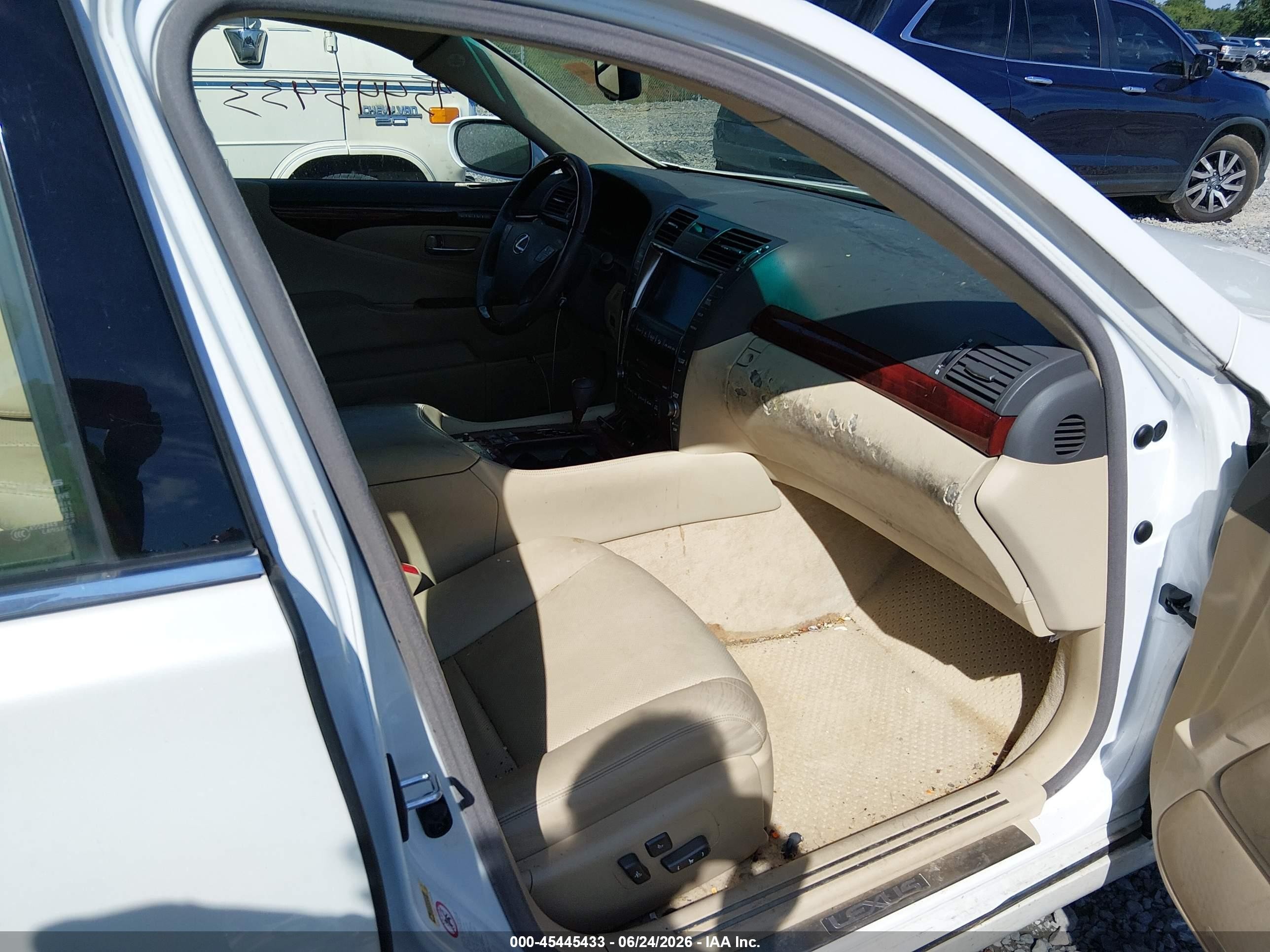 2008 Lexus Ls 460 L White vin: JTHGL46F185032994