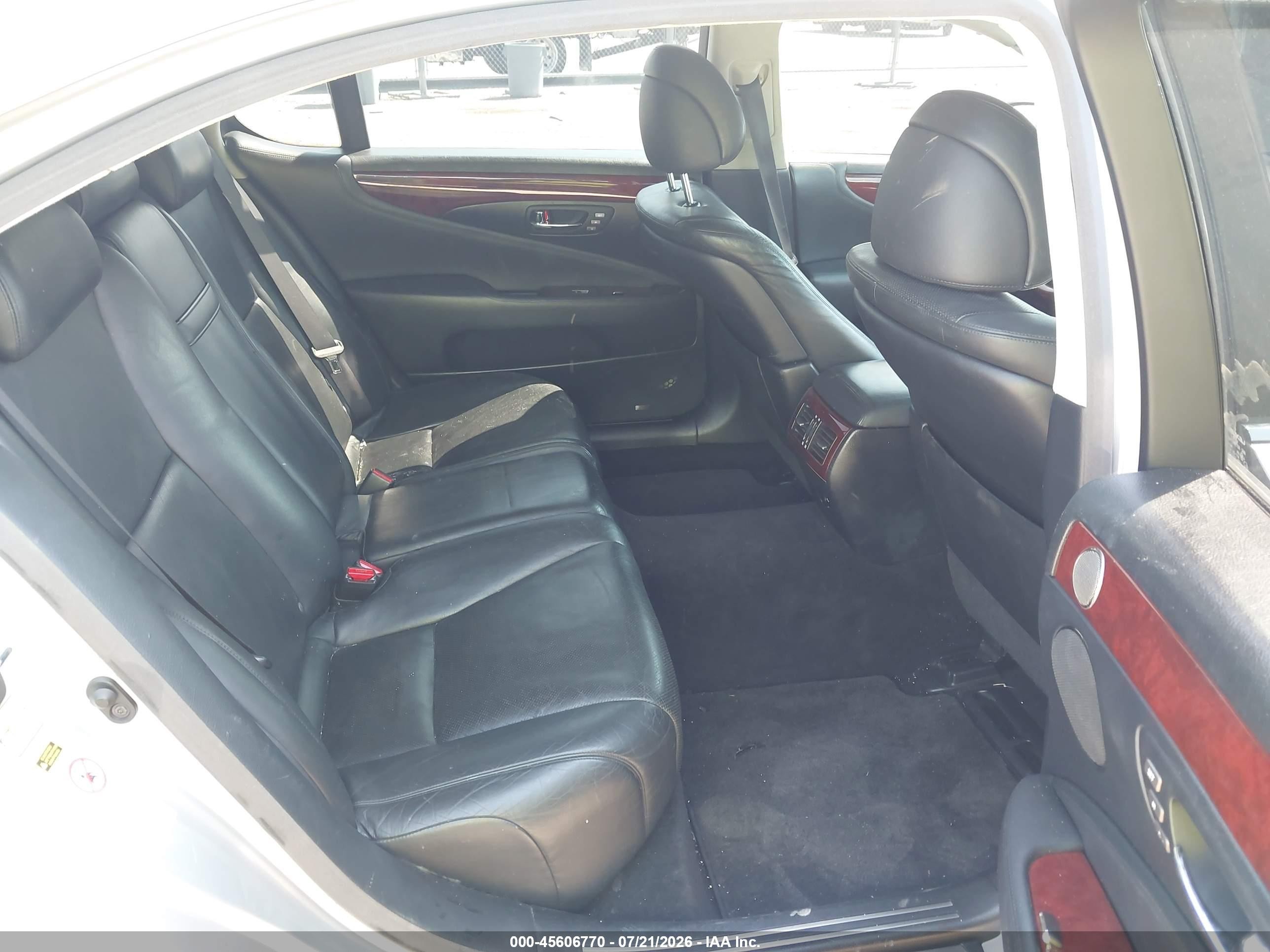 2007 Lexus Ls 460 L Серебряный vin: JTHGL46F575001908