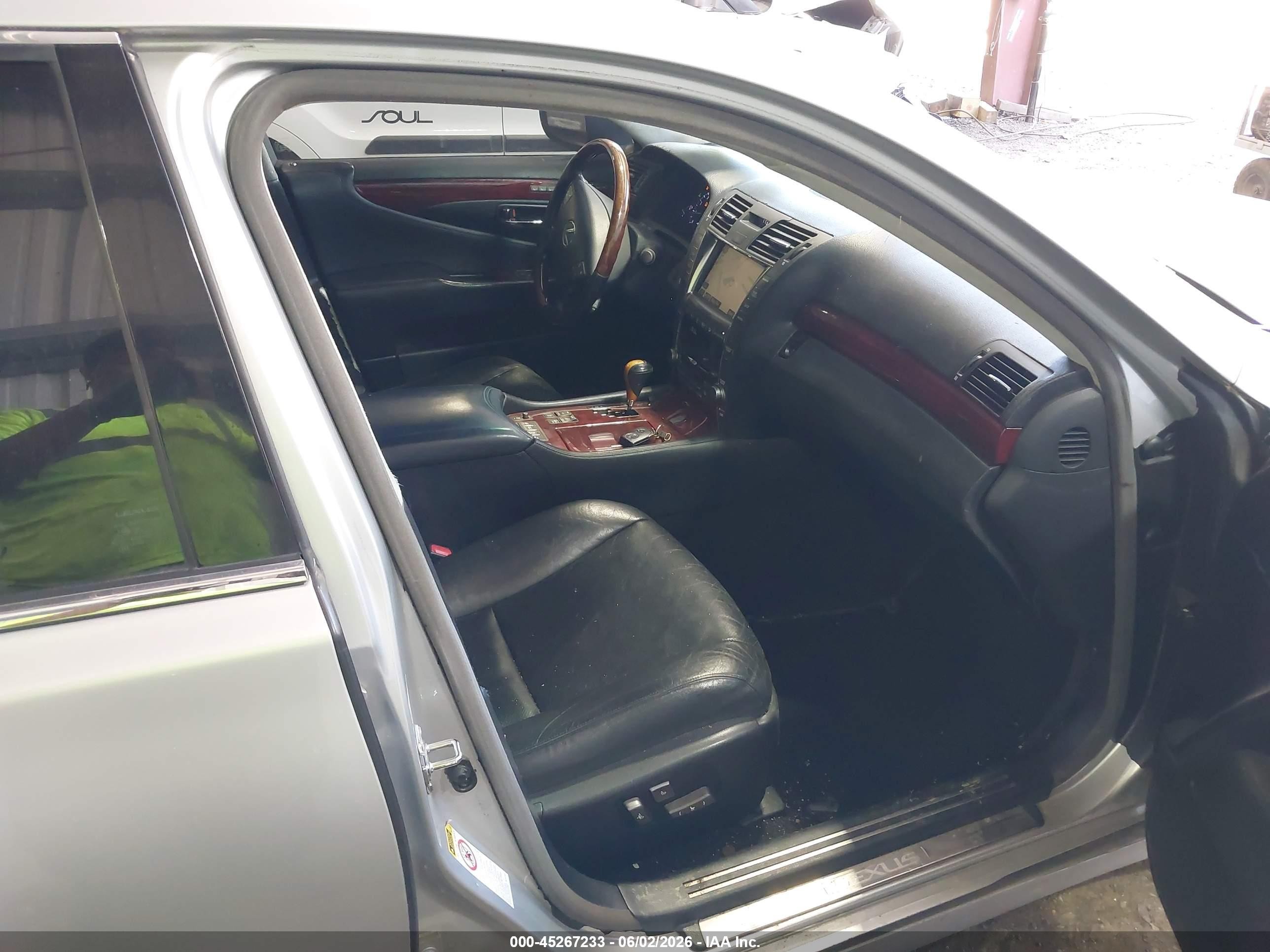 2007 Lexus Ls 460 L Серебряный vin: JTHGL46F775004101