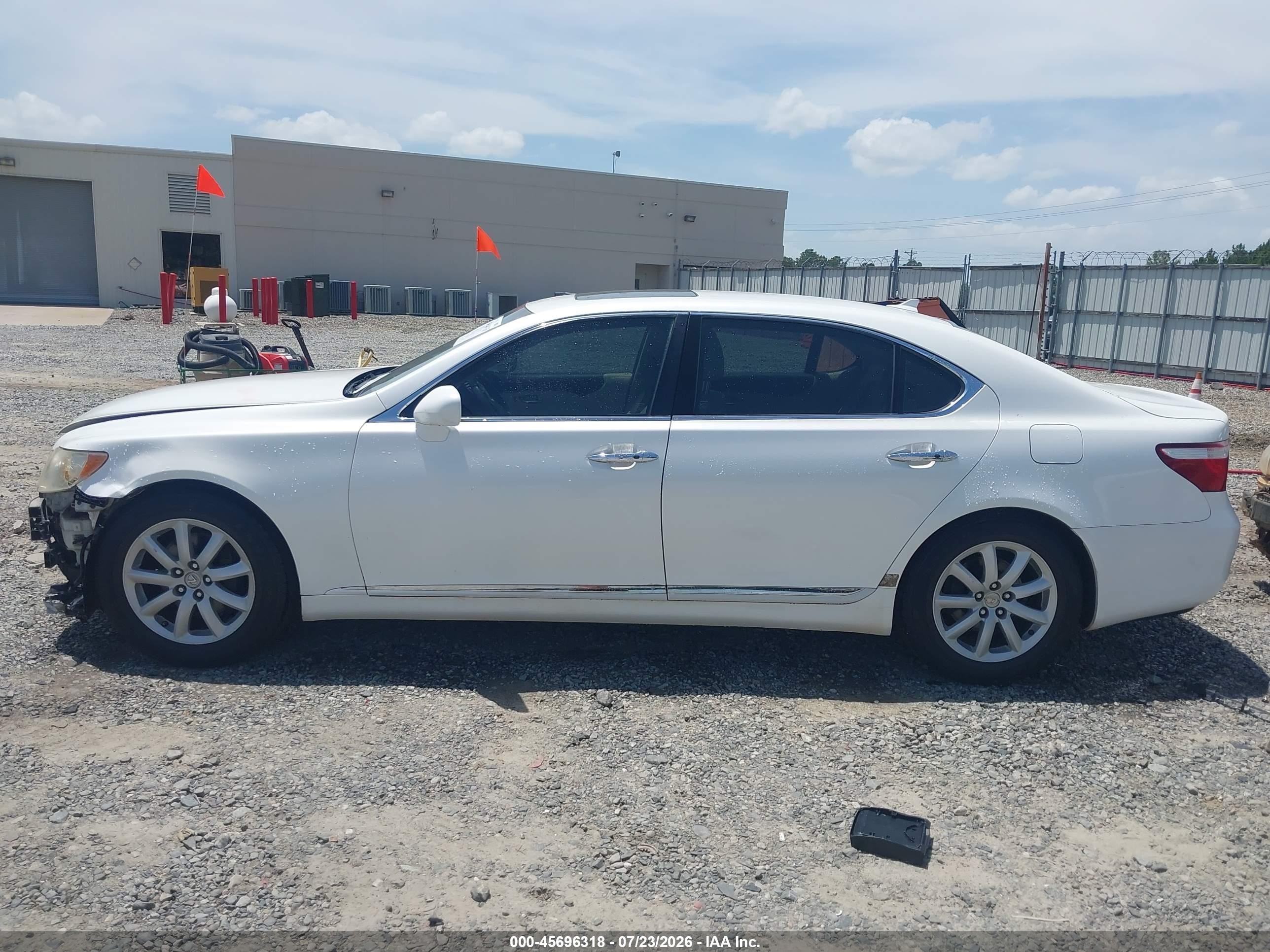 2007 Lexus Ls 460 L White vin: JTHGL46F775005751