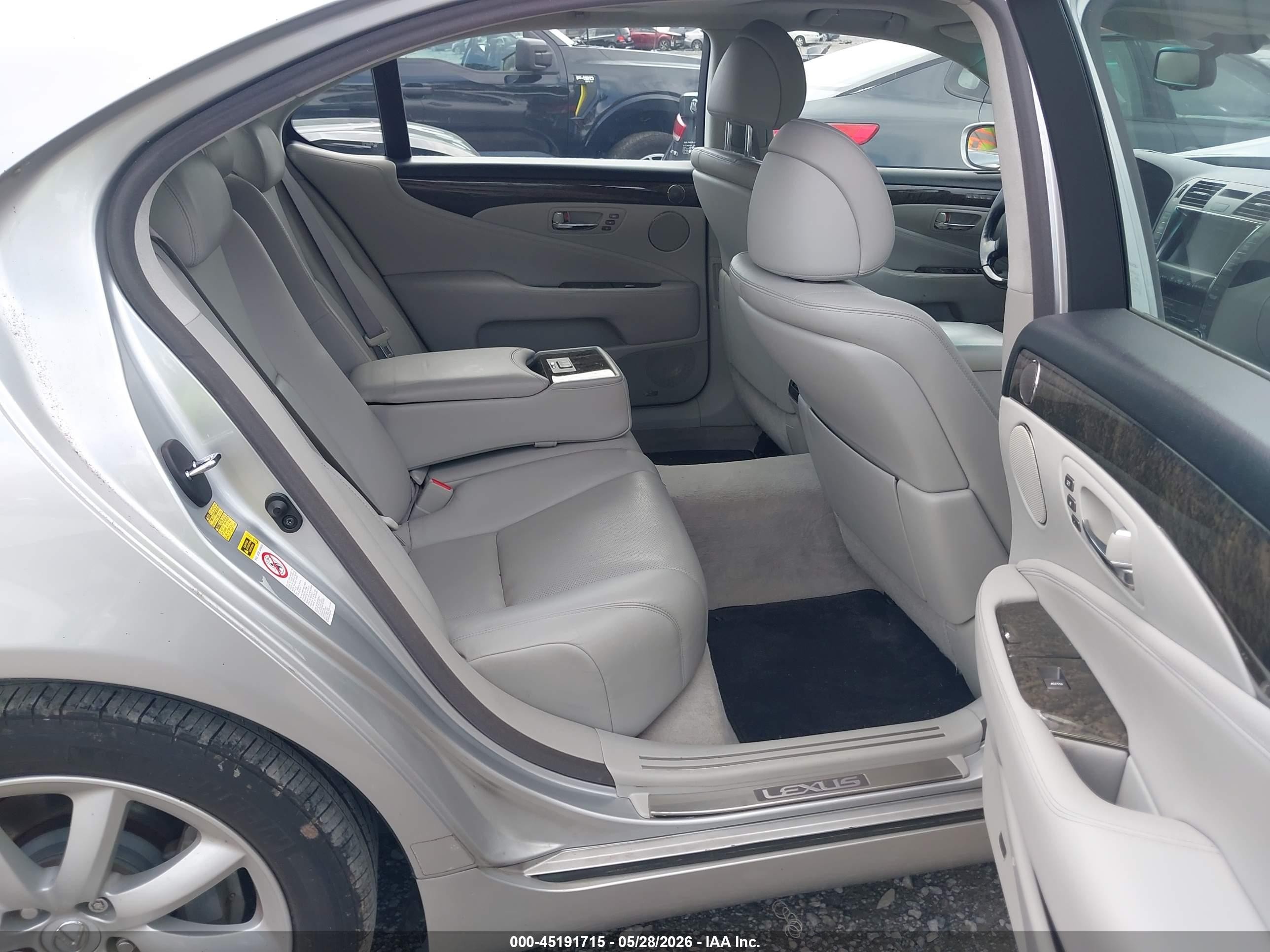 2007 Lexus Ls 460 L Silver vin: JTHGL46F775015759