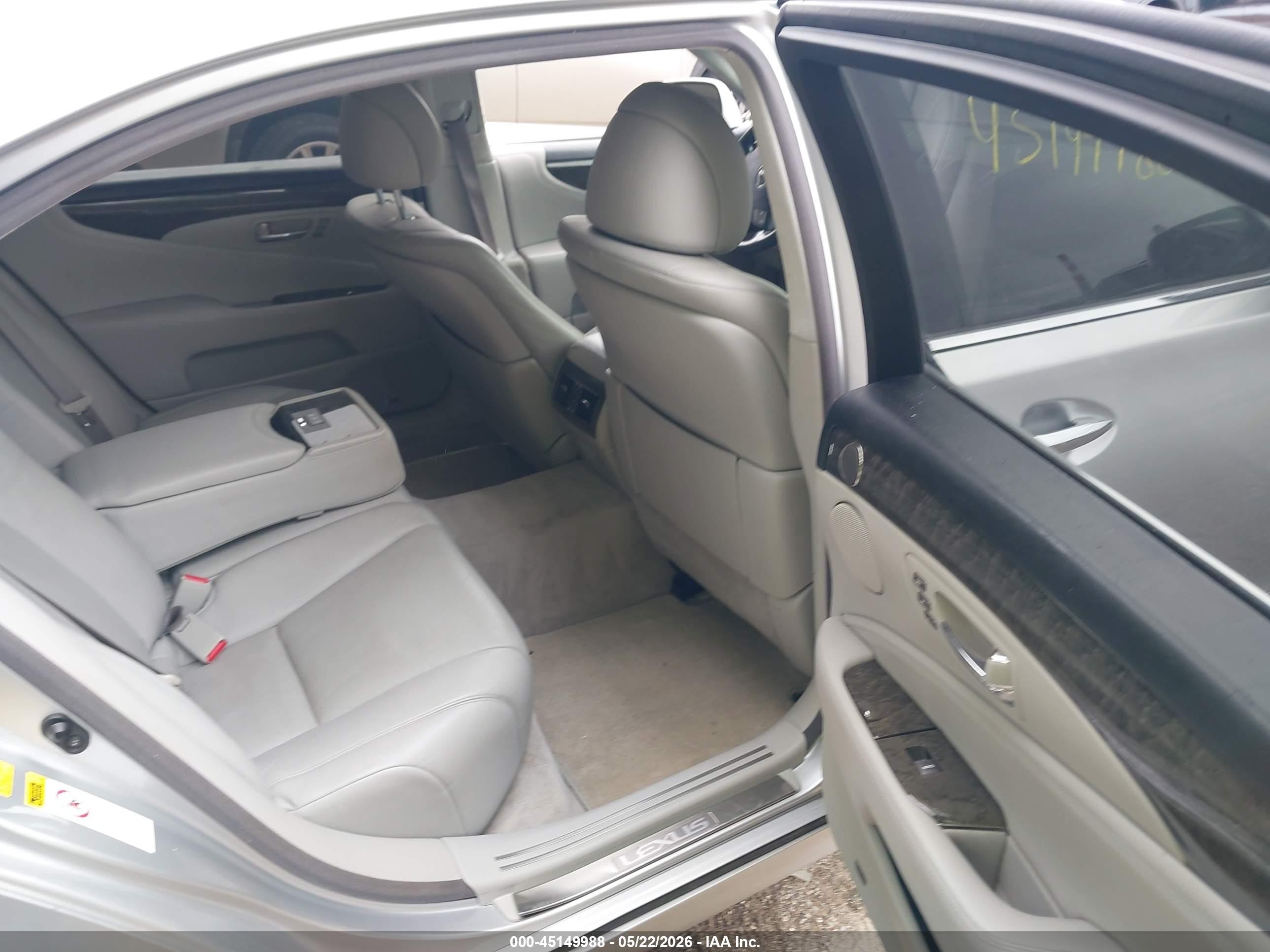 2007 Lexus Ls 460 L Silver vin: JTHGL46F975016122