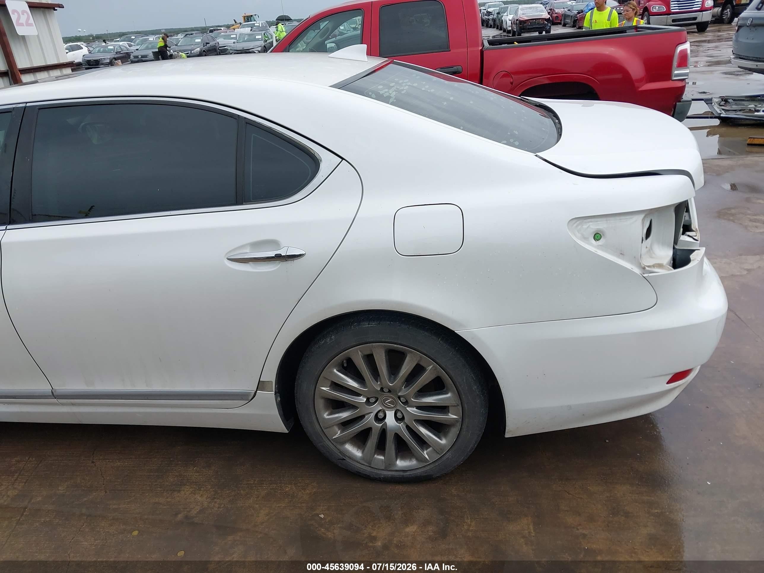 2014 Lexus Ls 460 L White vin: JTHGL5EF2E5051864
