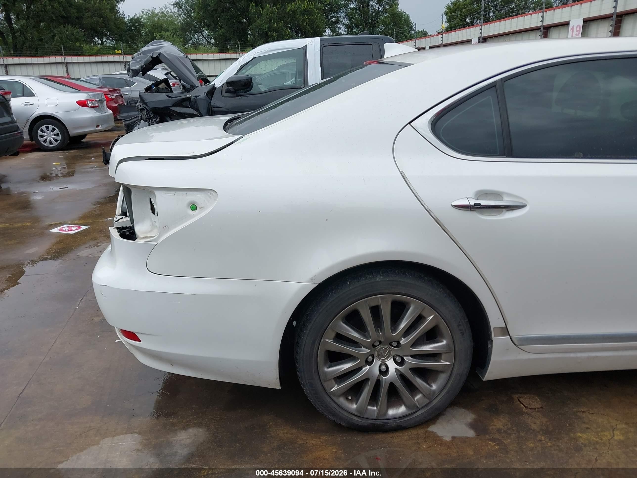 2014 Lexus Ls 460 L White vin: JTHGL5EF2E5051864