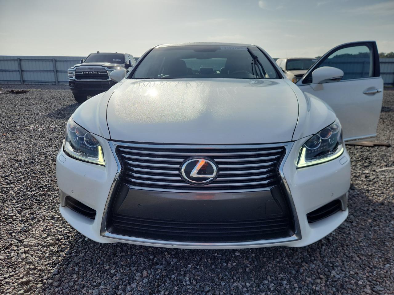 2013 Lexus Ls 460l White vin: JTHGL5EF6D5047945