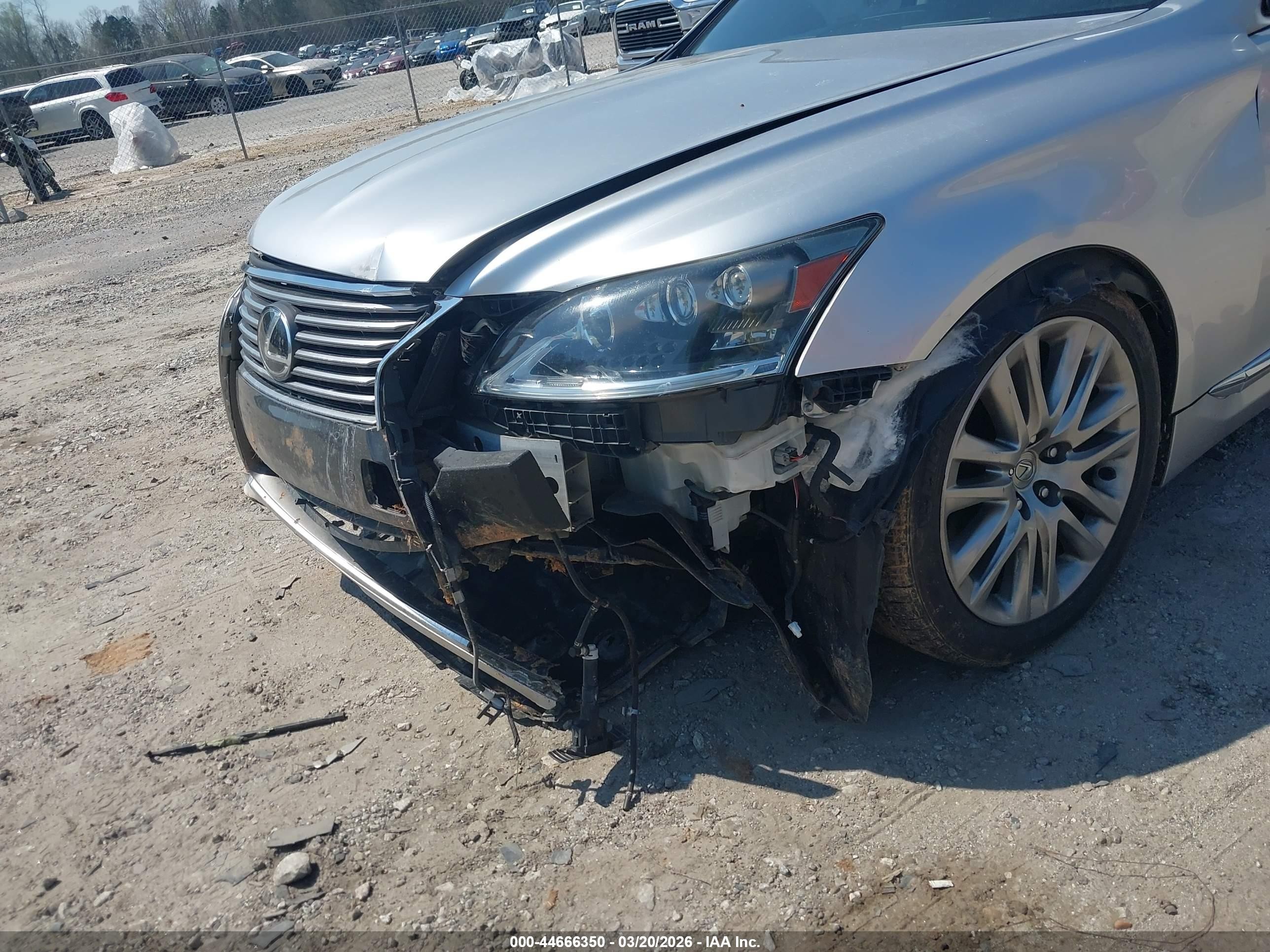 2013 Lexus Ls 460 L Silver vin: JTHGL5EF7D5048392