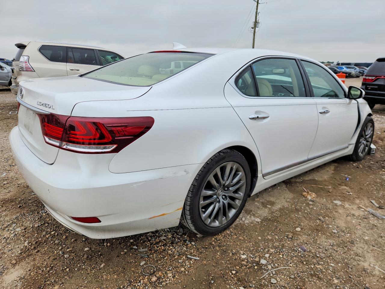 2017 Lexus Ls 460l White vin: JTHGL5EF8H5057950
