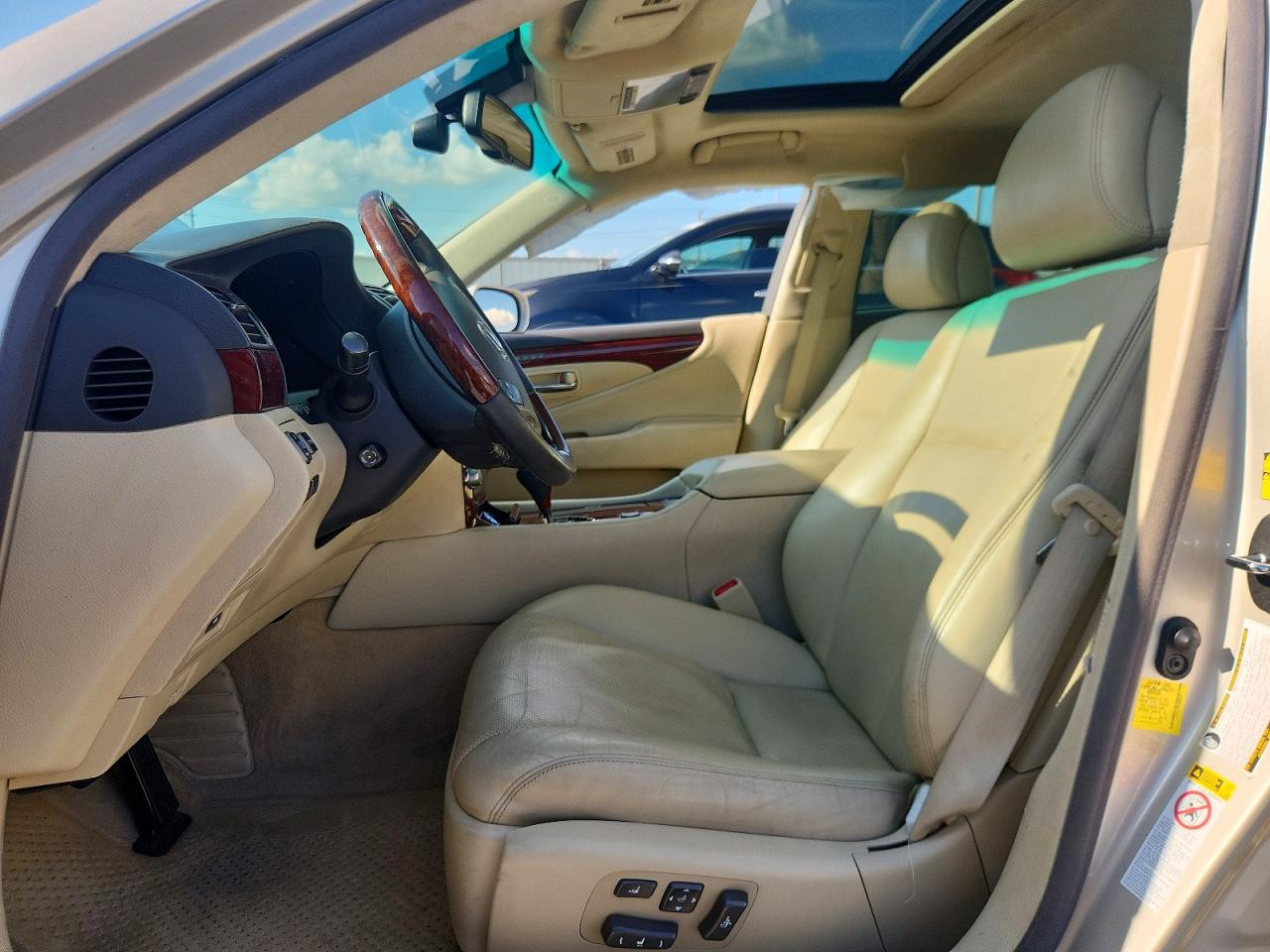 2012 Lexus Ls 460l Gold vin: JTHGL5EF9C5046576