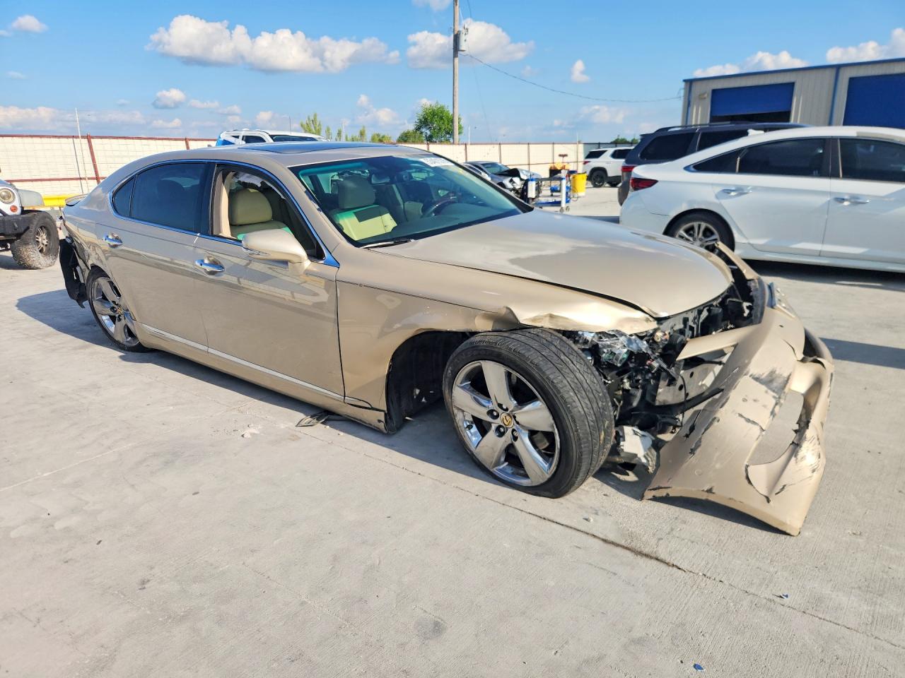 2012 Lexus Ls 460l Gold vin: JTHGL5EF9C5046576