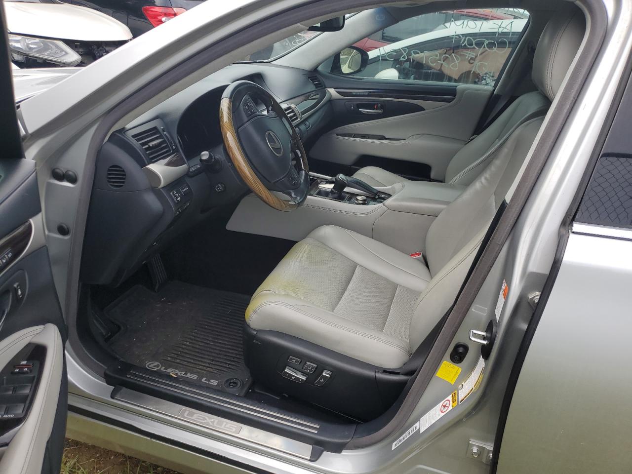 2015 Lexus Ls 460l Silver vin: JTHGL5EFXF5055498