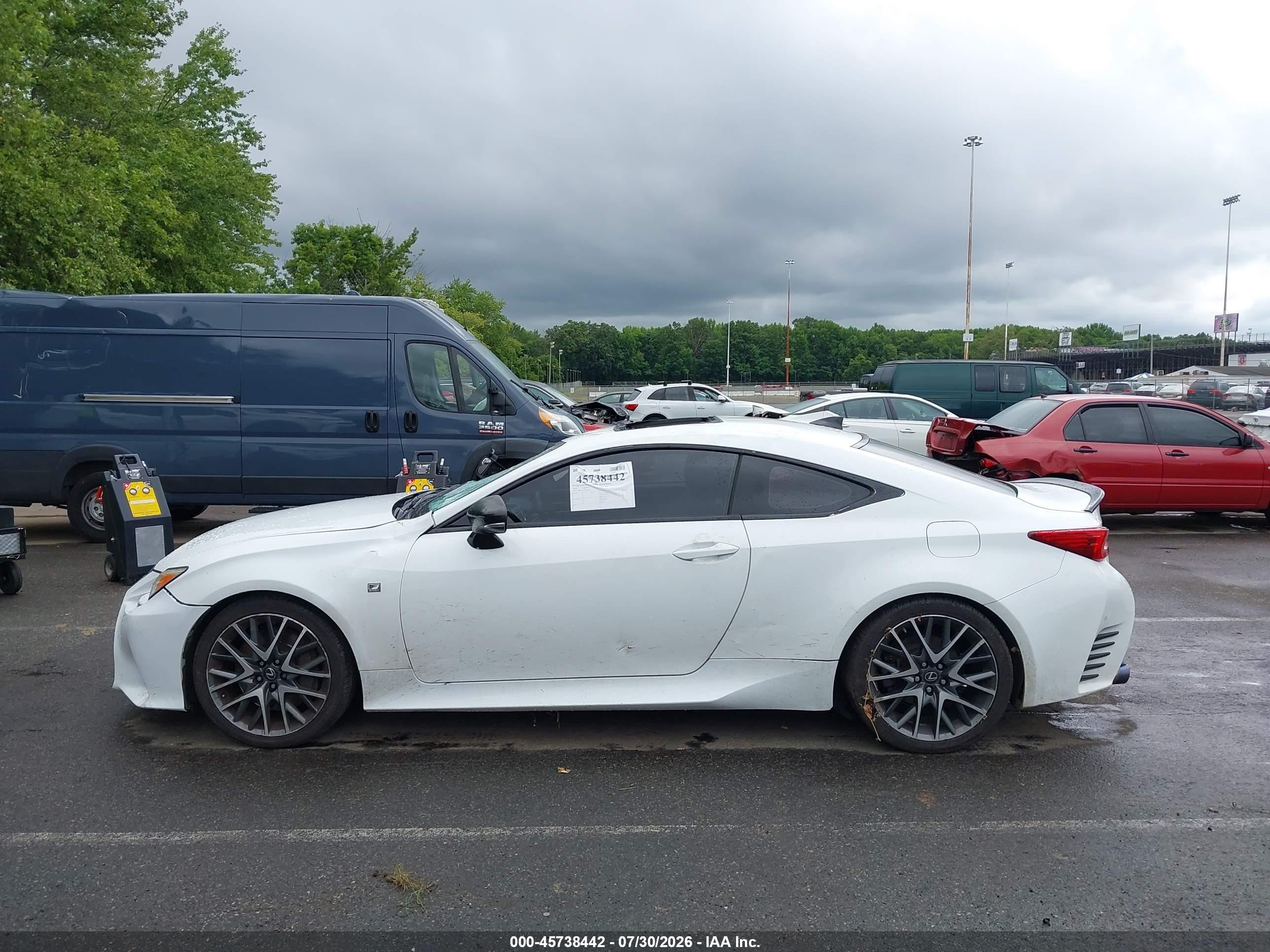 2016 Lexus Rc 200t   White vin: JTHHA5BC7G5001338