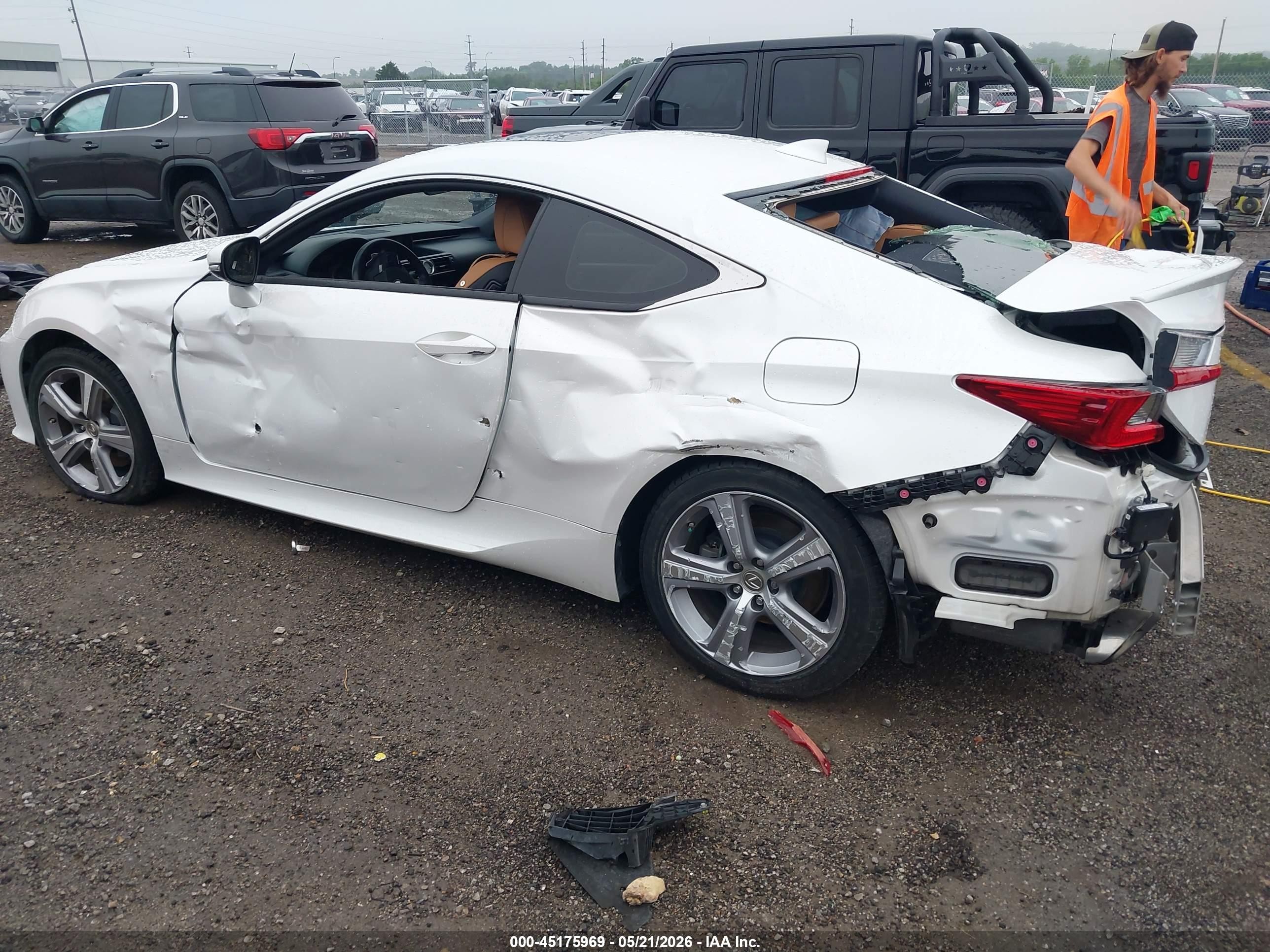 2016 Lexus Rc 350   White vin: JTHHE5BC6G5013274