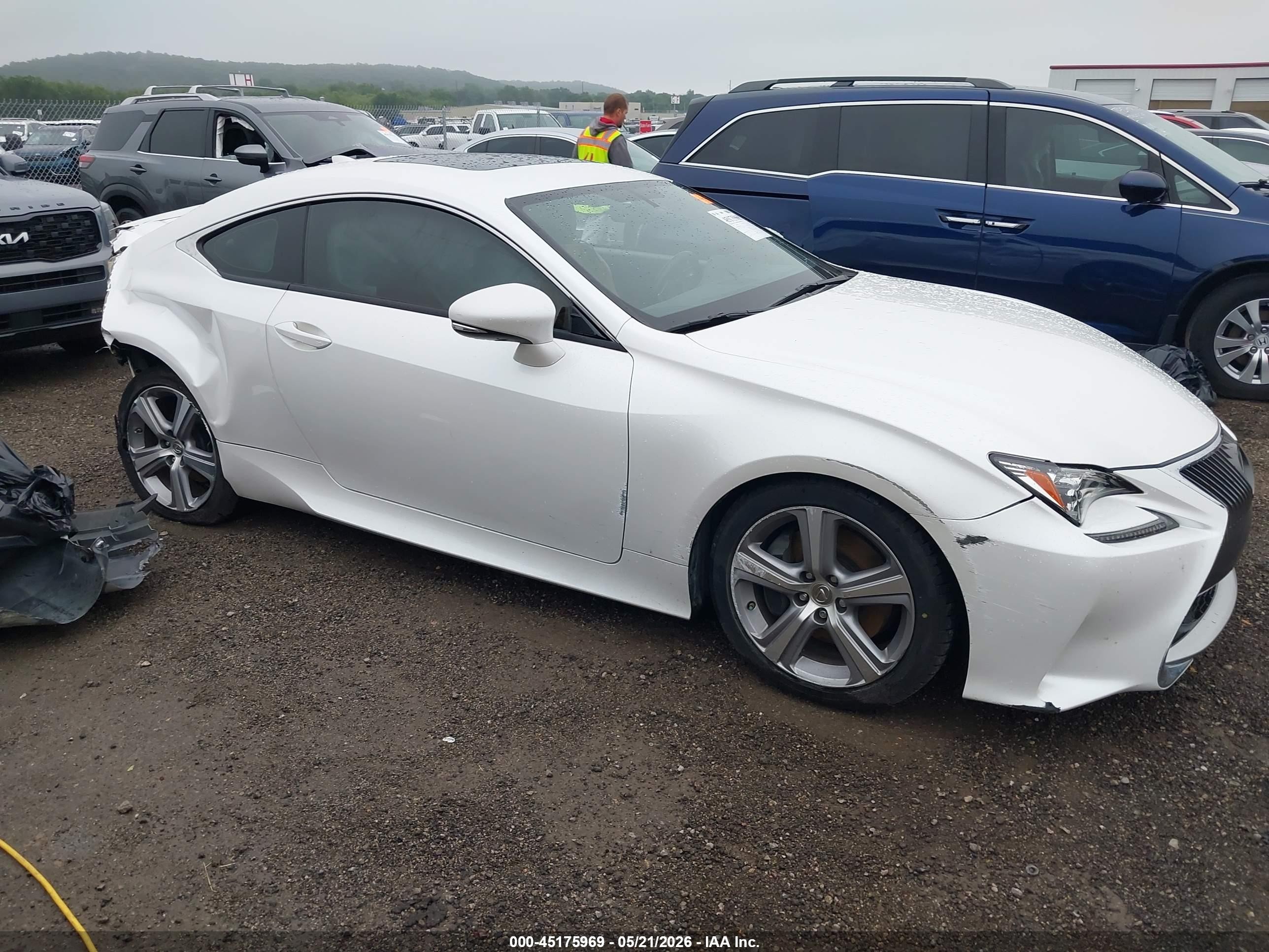 2016 Lexus Rc 350   White vin: JTHHE5BC6G5013274