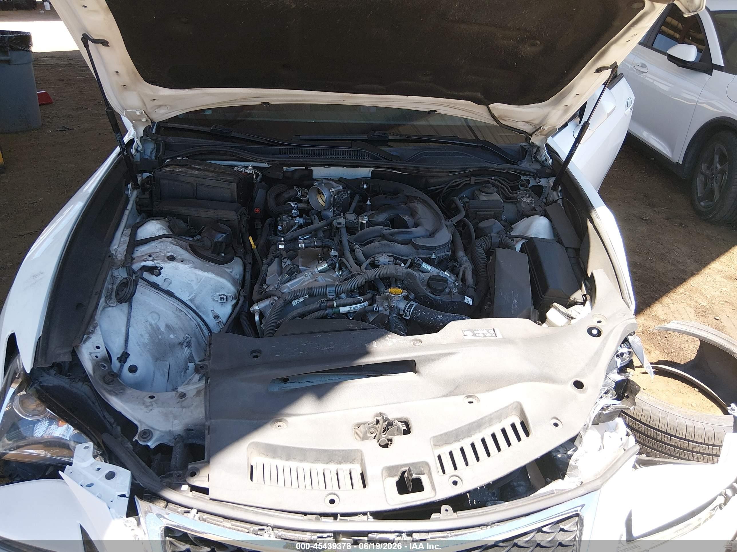 2015 Lexus Rc 350   White vin: JTHHE5BC9F5002820