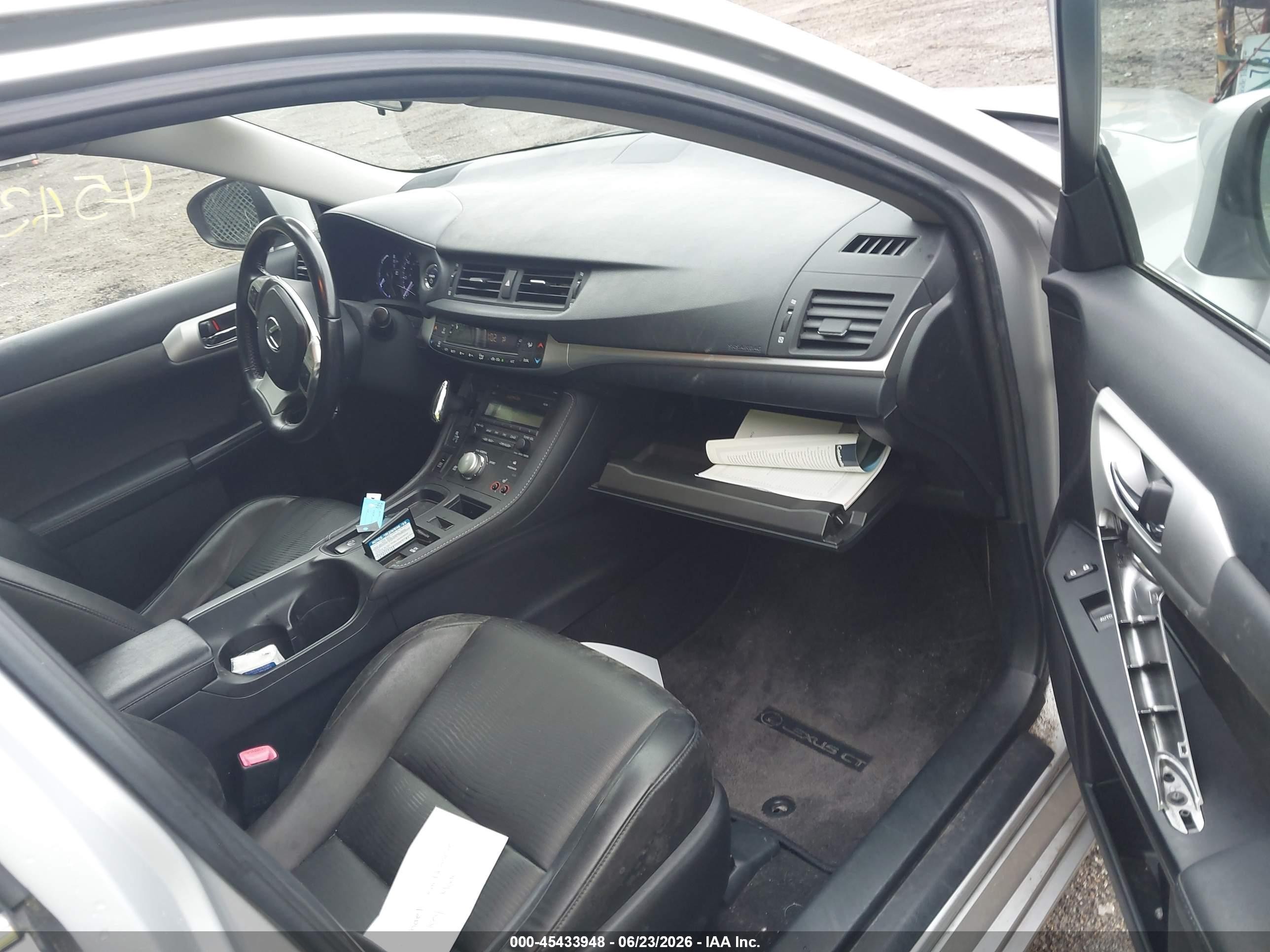 2011 Lexus Ct 200h Premium Silver vin: JTHKD5BH0B2005444