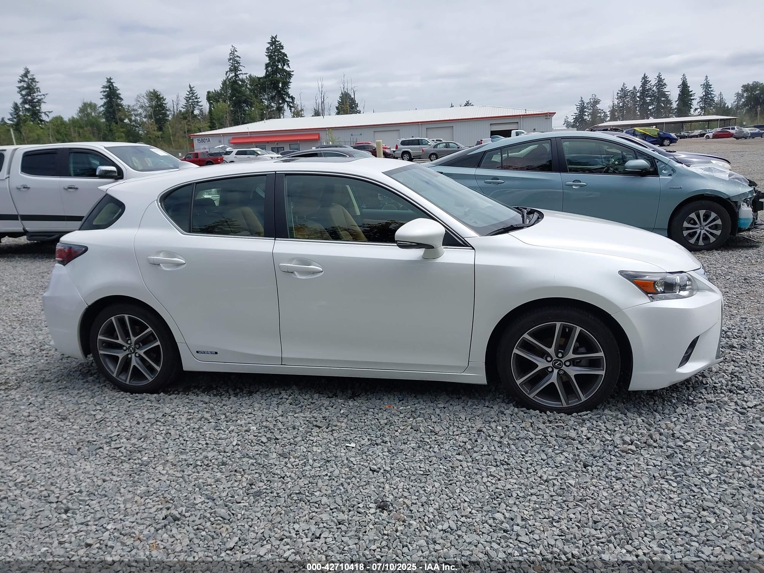 2017 Lexus Ct 200h   White vin: JTHKD5BH0H2288470