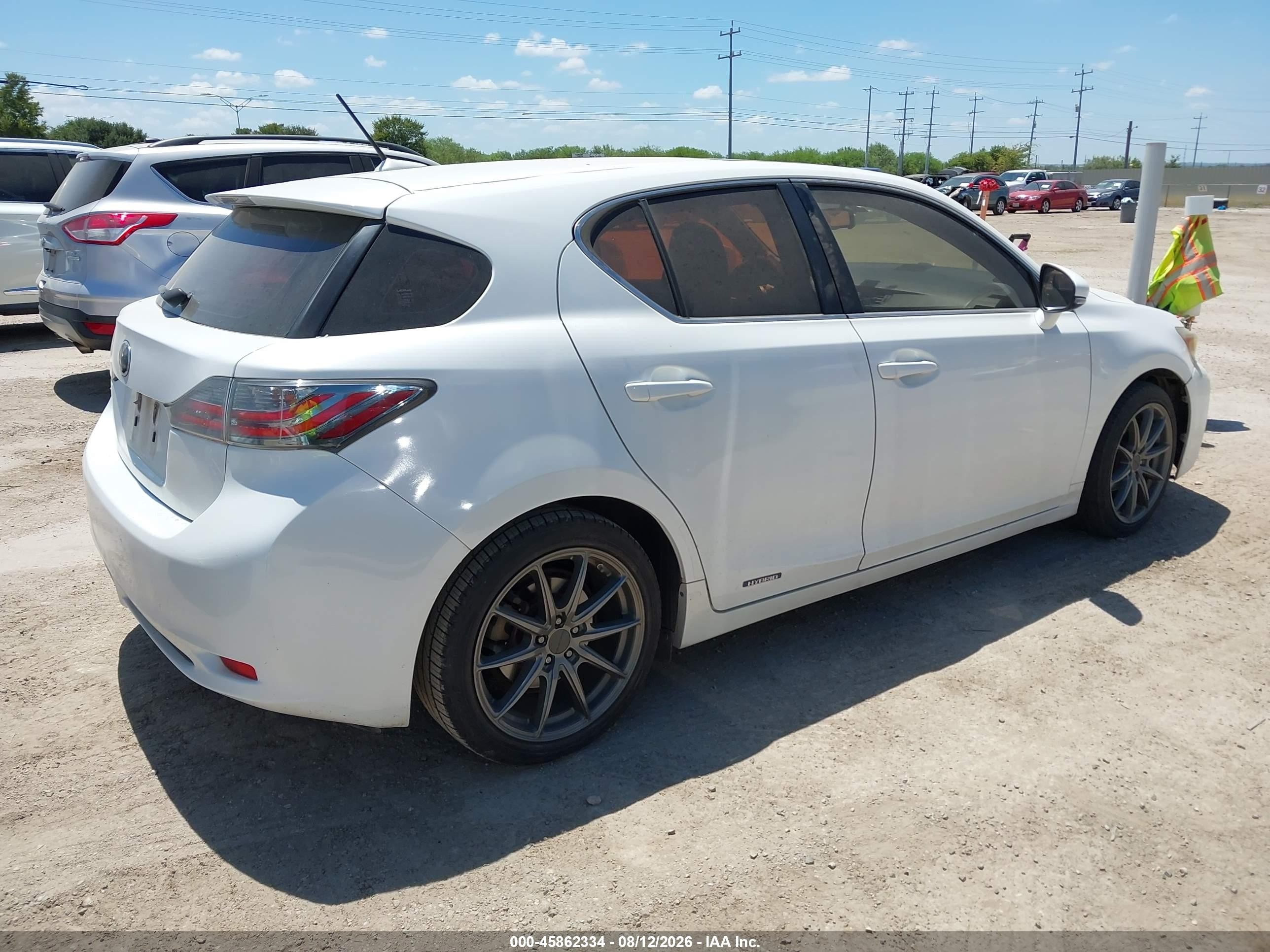 2011 Lexus Ct 200h Premium Белый vin: JTHKD5BH1B2026478