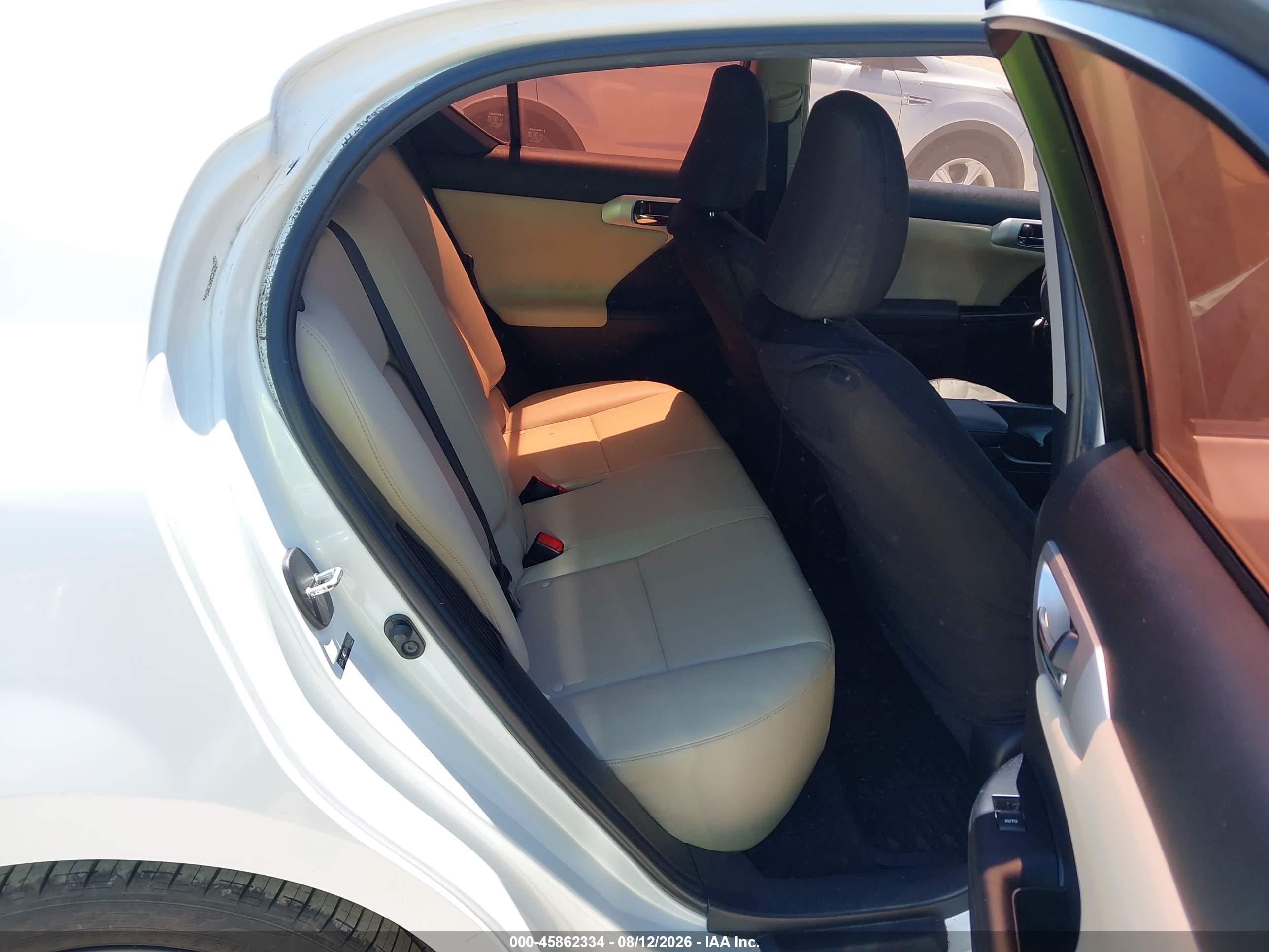 2011 Lexus Ct 200h Premium Белый vin: JTHKD5BH1B2026478