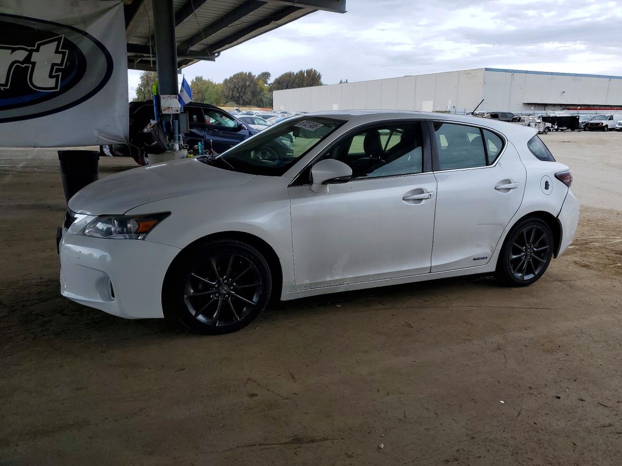 2011 Lexus Ct 200 White vin: JTHKD5BH1B2045628