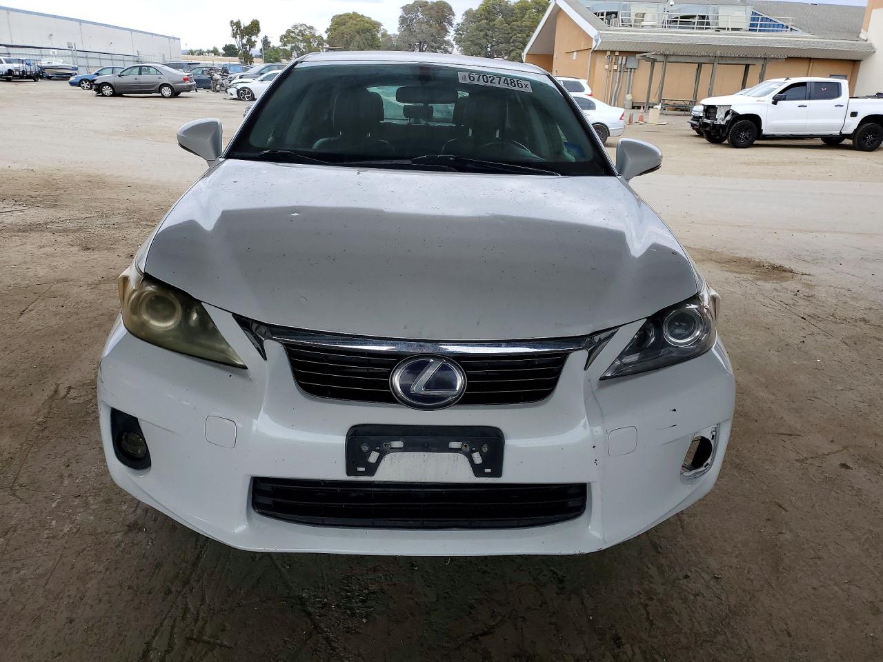 2011 Lexus Ct 200 White vin: JTHKD5BH1B2045628