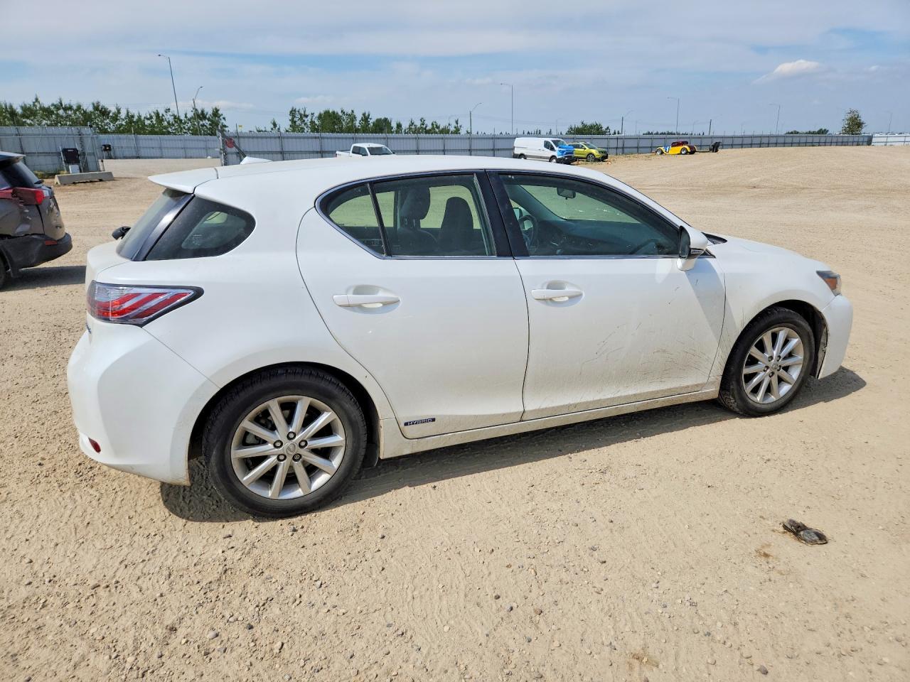 2012 Lexus Ct 200 White vin: JTHKD5BH1C2098220