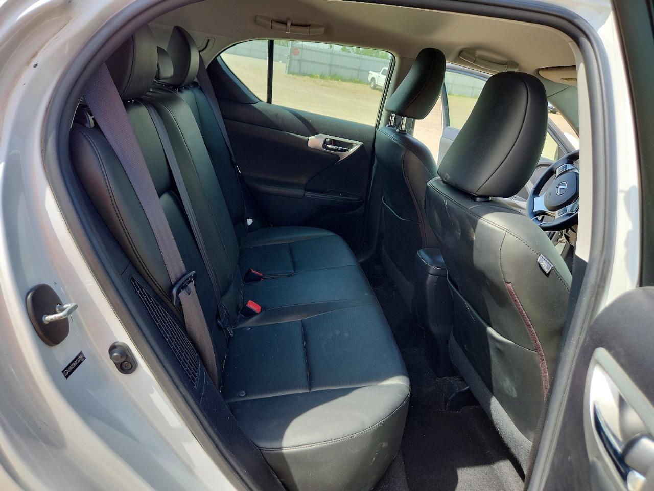 2012 Lexus Ct 200 White vin: JTHKD5BH1C2098220