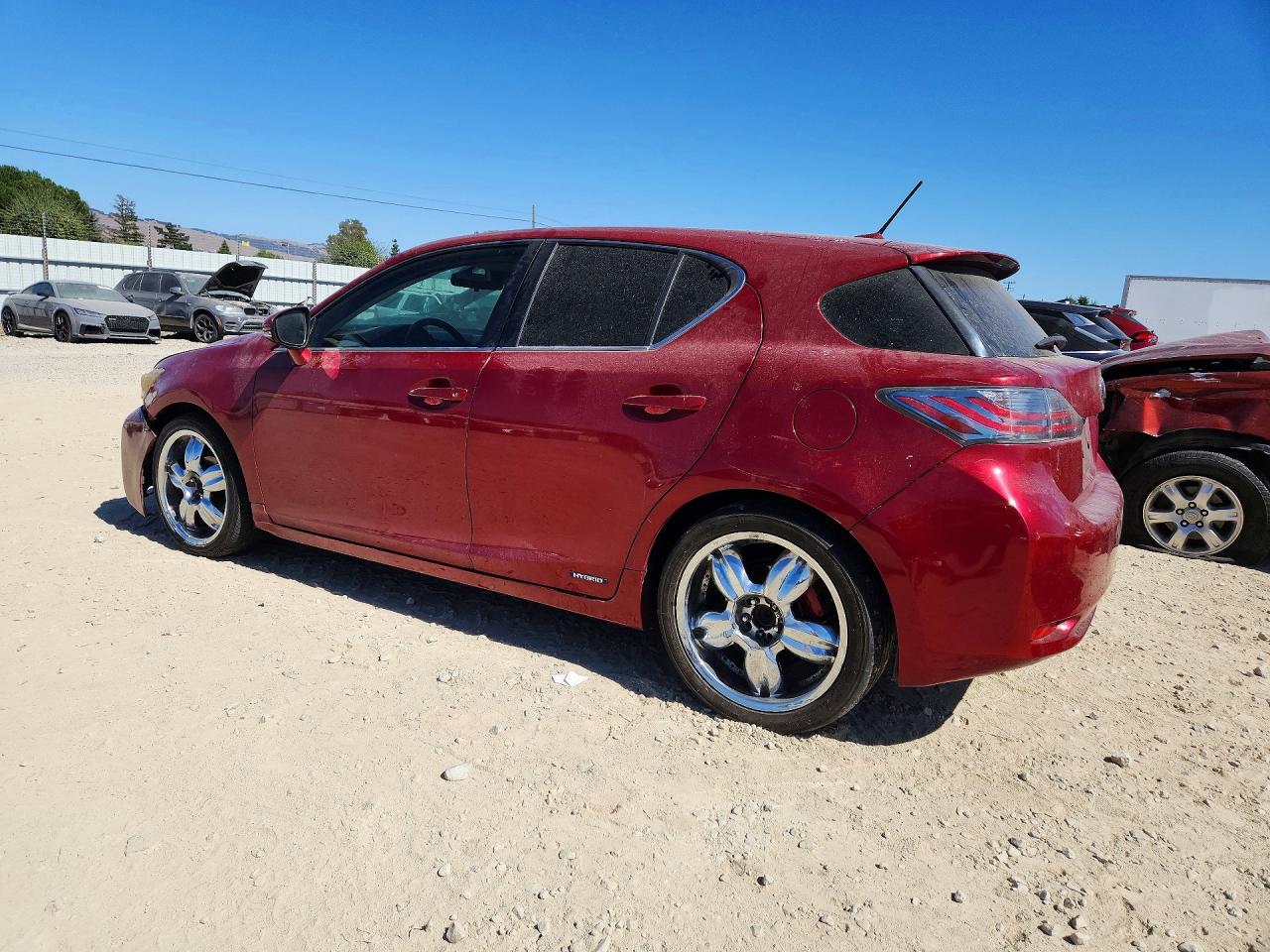 2013 Lexus Ct 200h Red vin: JTHKD5BH1D2131492