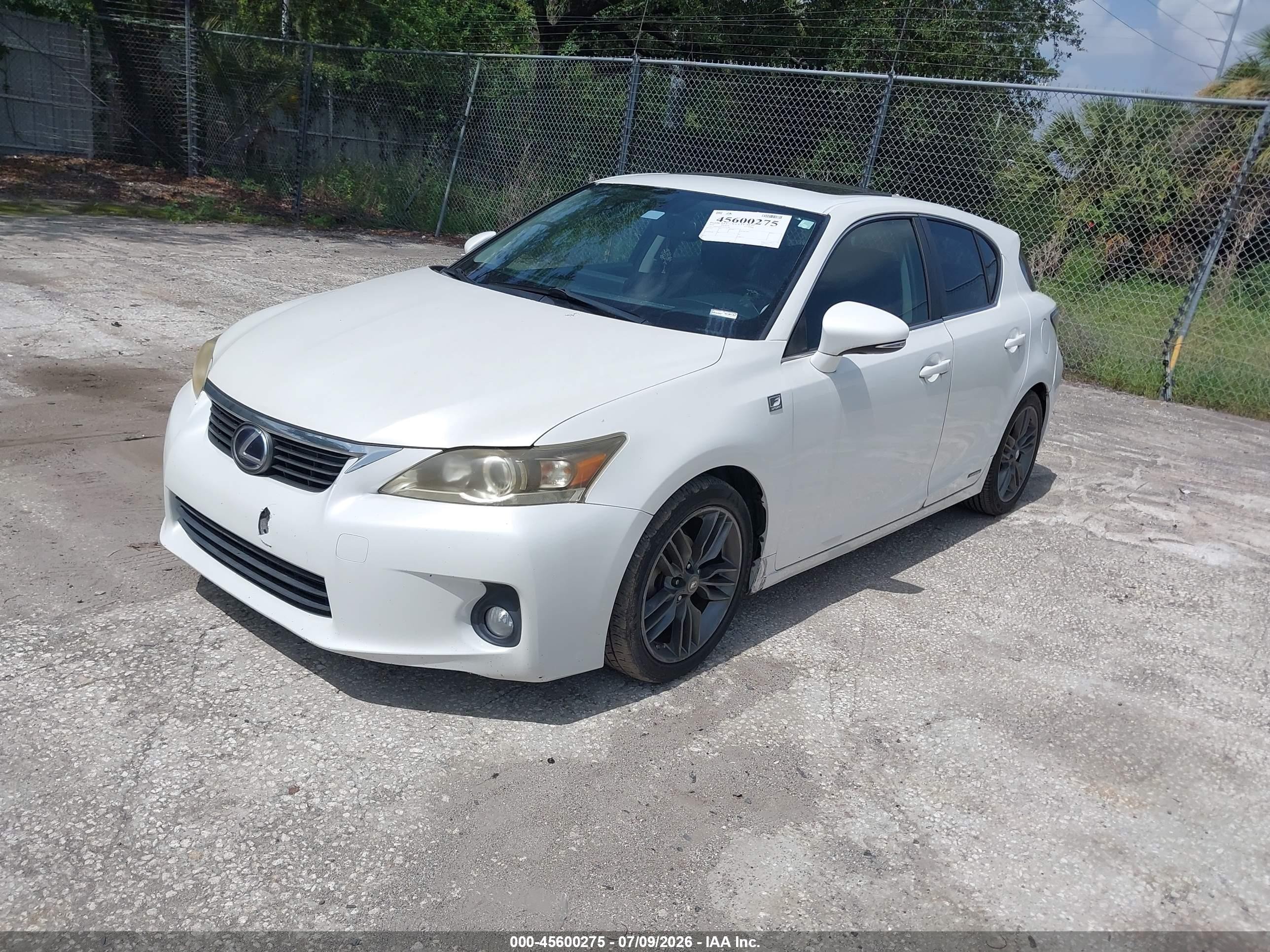 2013 Lexus Ct 200h   White vin: JTHKD5BH1D2131766