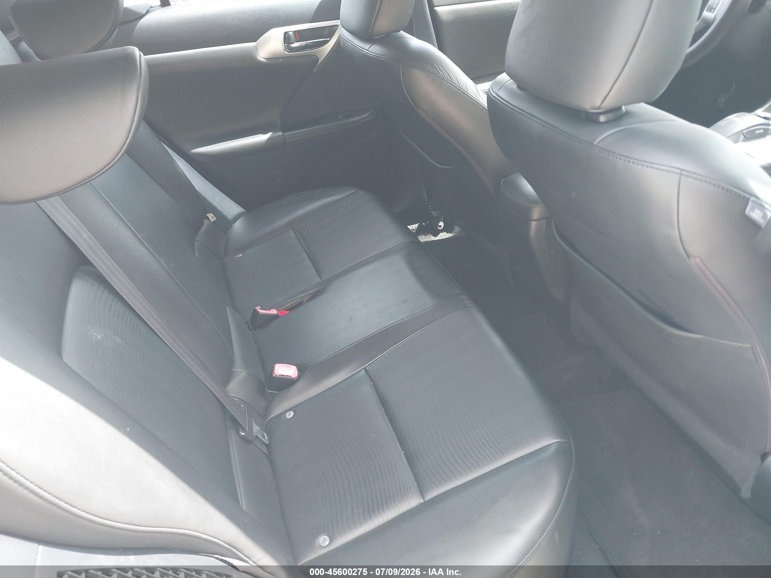2013 Lexus Ct 200h   White vin: JTHKD5BH1D2131766