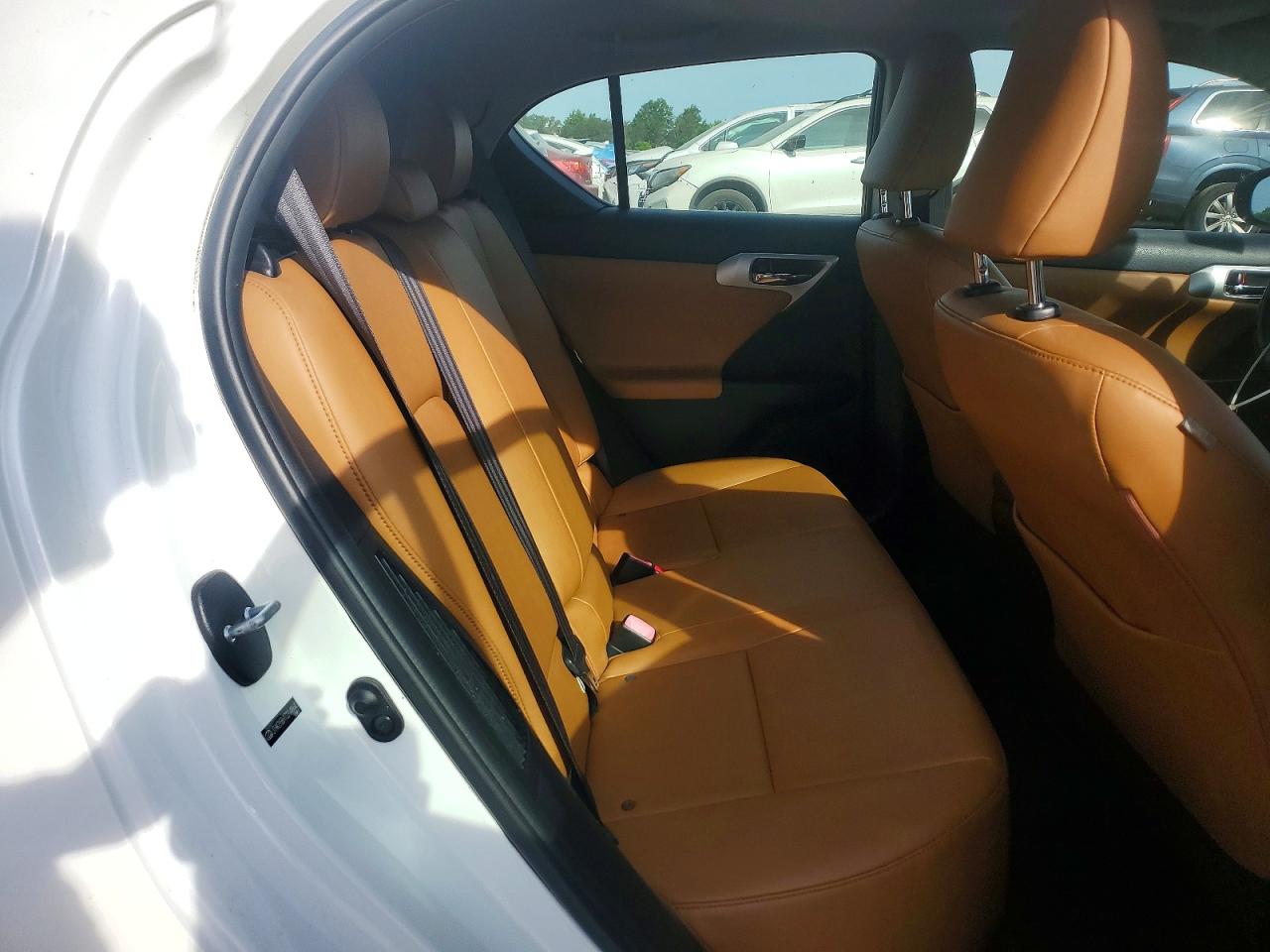 2013 Lexus Ct 200 White vin: JTHKD5BH1D2148647