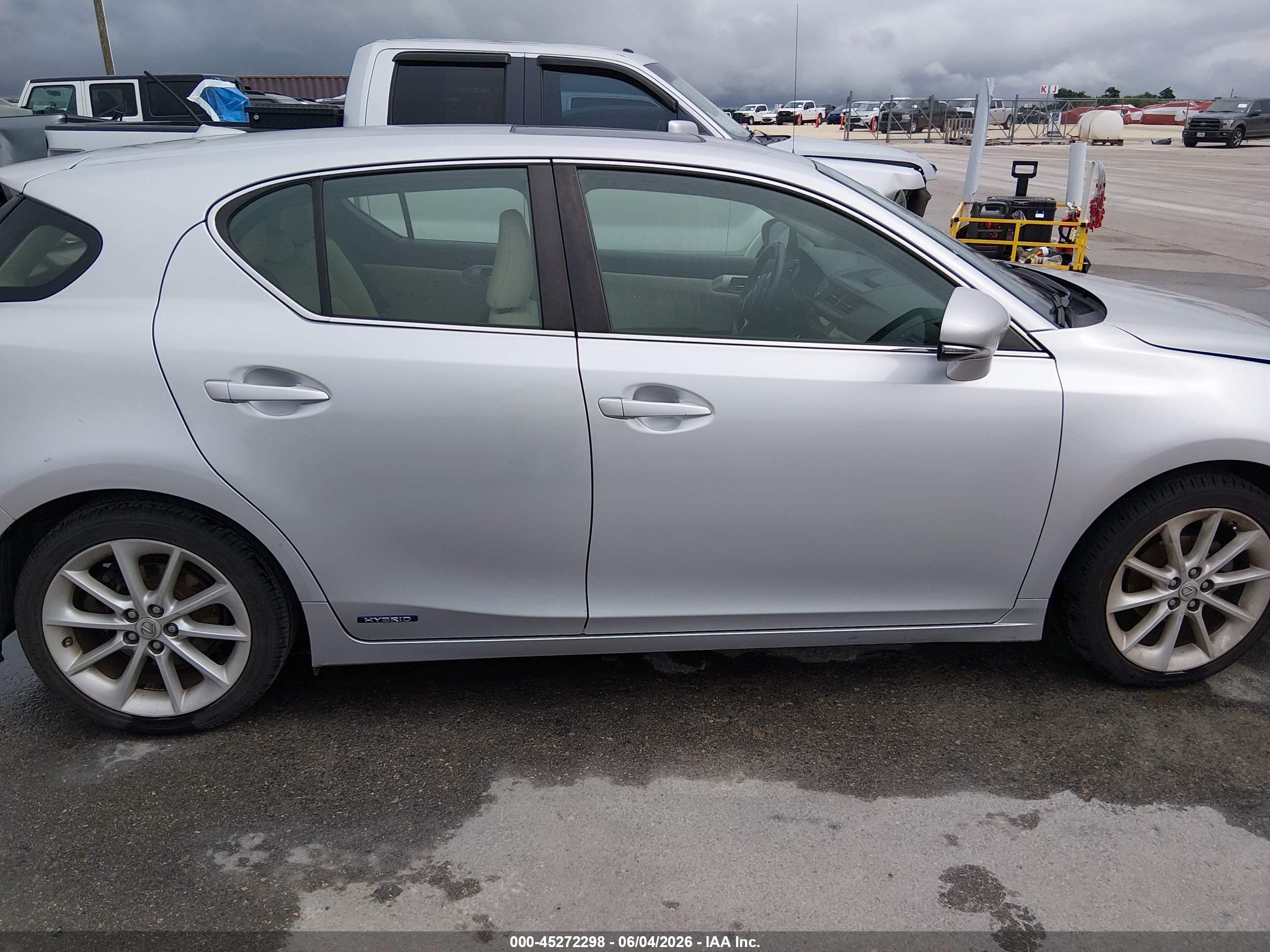 2013 Lexus Ct 200h   Silver vin: JTHKD5BH1D2151015