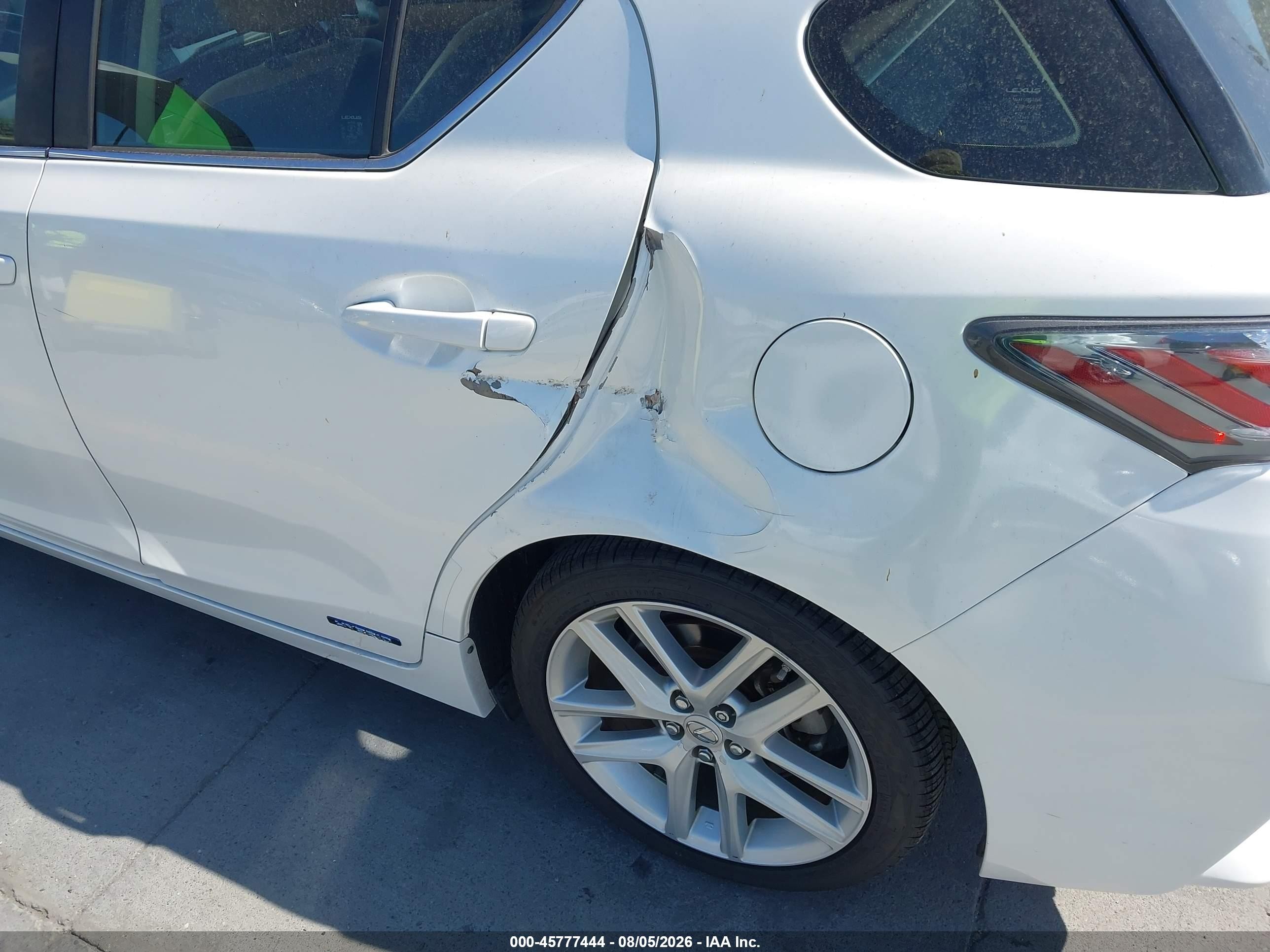 2014 Lexus Ct 200h   White vin: JTHKD5BH1E2191970