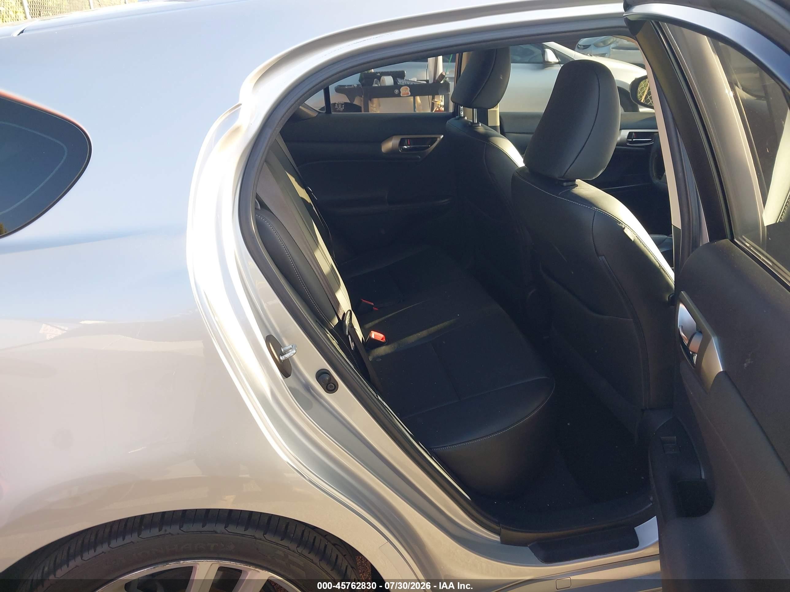2015 Lexus Ct 200h   Silver vin: JTHKD5BH1F2215301